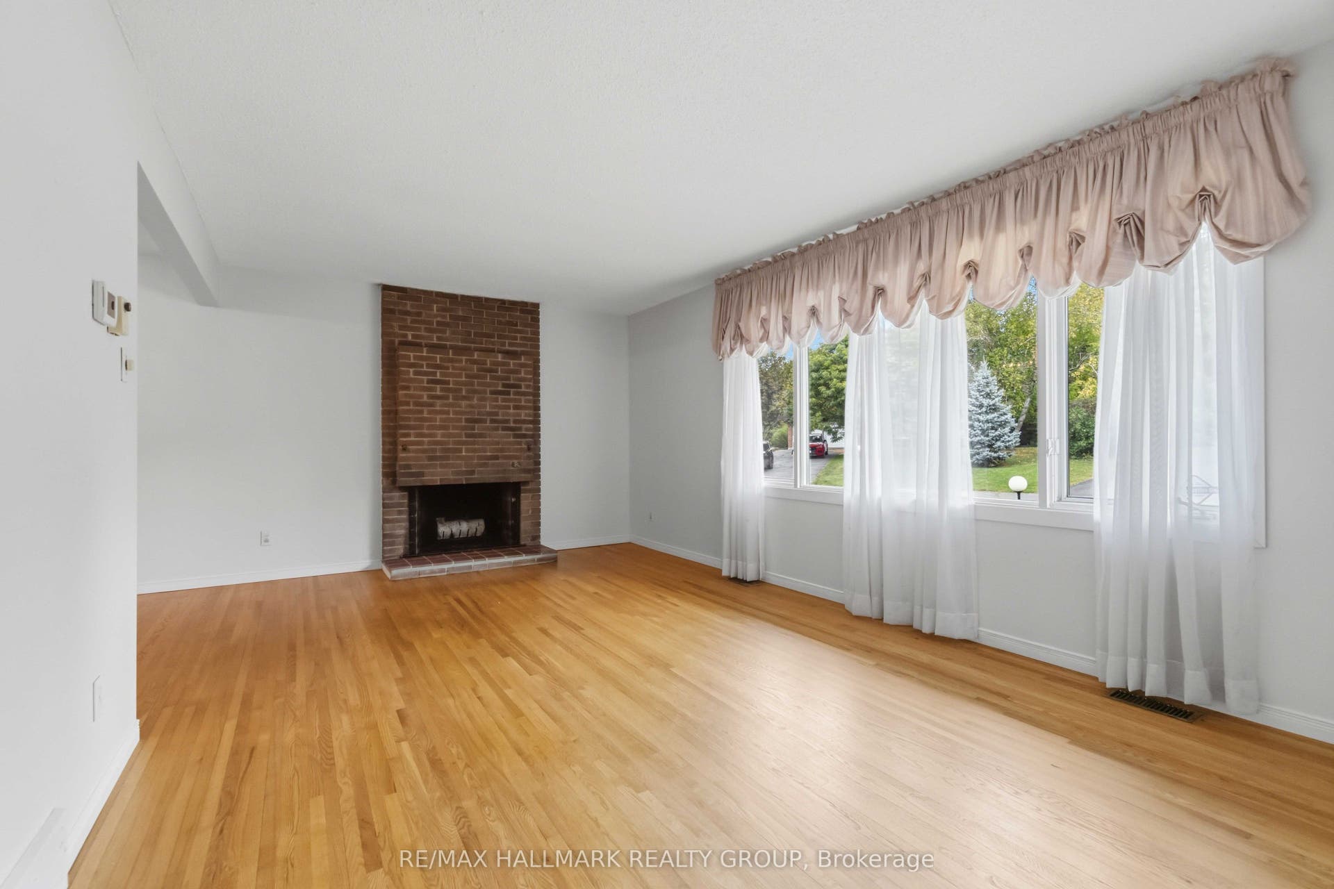 3 Sandwell Crescent, Kanata, Ottawa ON K2K 1V2 3 Sandwell Crescent, Kanata, Ottawa ON K2K 1V2