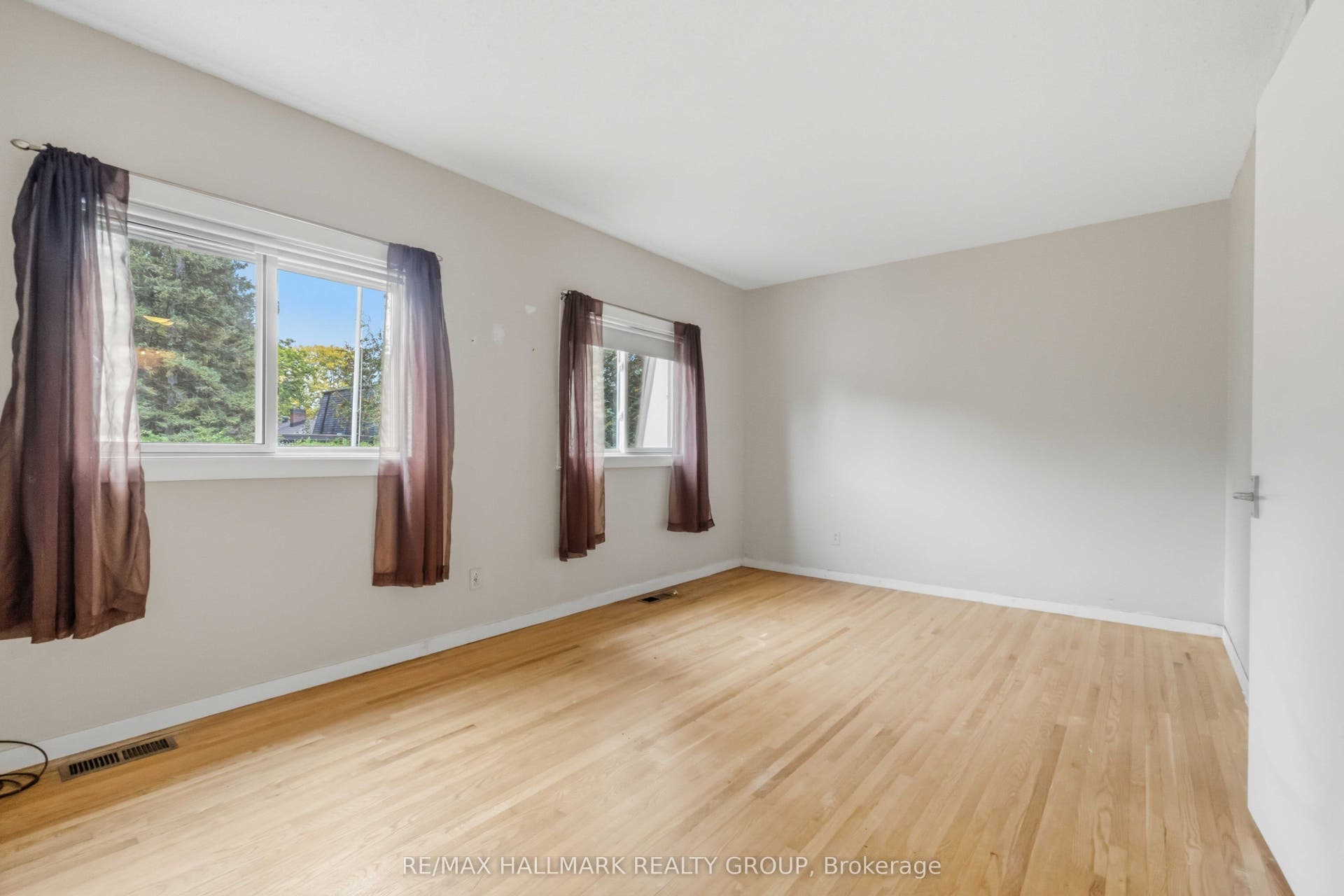 3 Sandwell Crescent, Kanata, Ottawa ON K2K 1V2 3 Sandwell Crescent, Kanata, Ottawa ON K2K 1V2