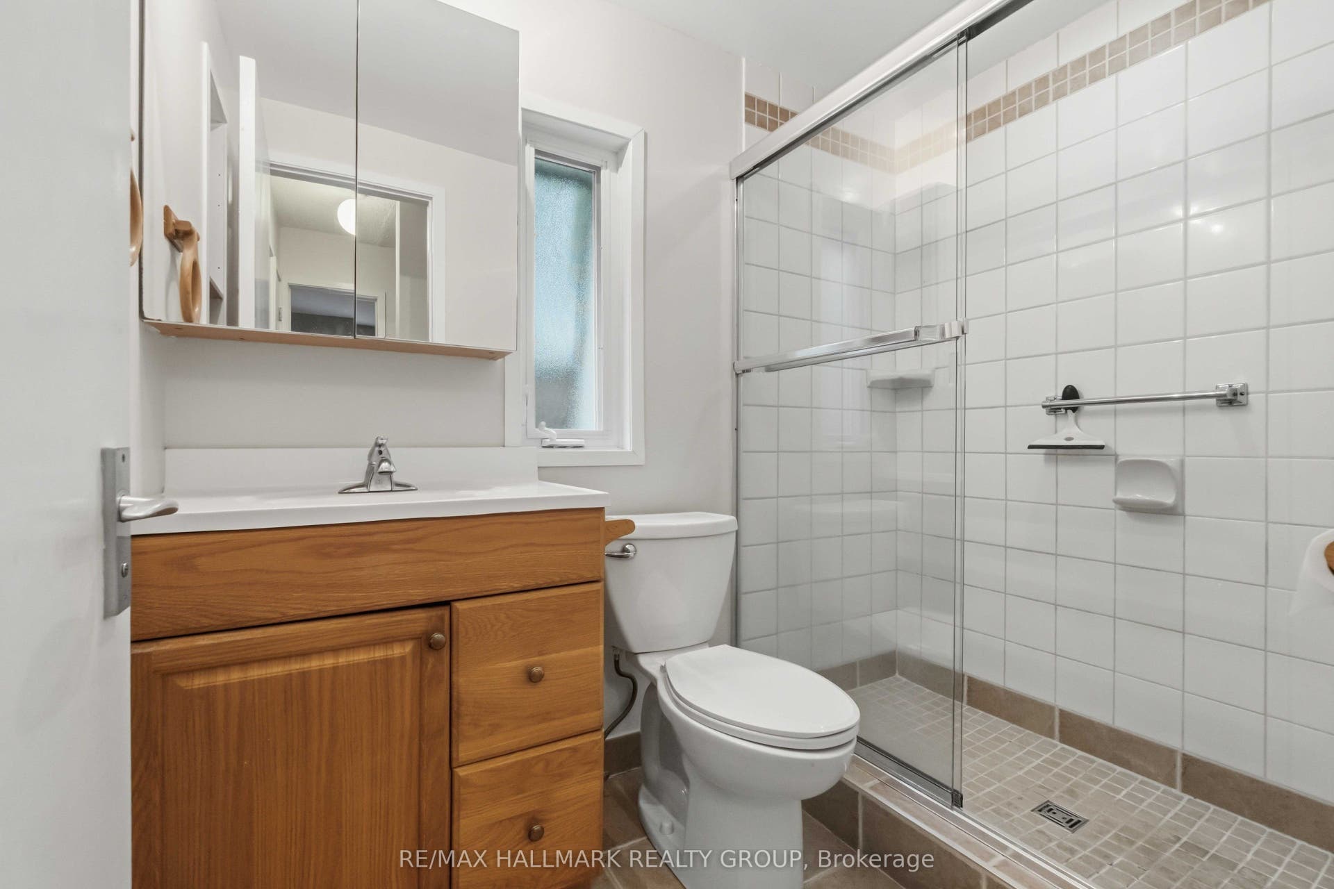 3 Sandwell Crescent, Kanata, Ottawa ON K2K 1V2 3 Sandwell Crescent, Kanata, Ottawa ON K2K 1V2