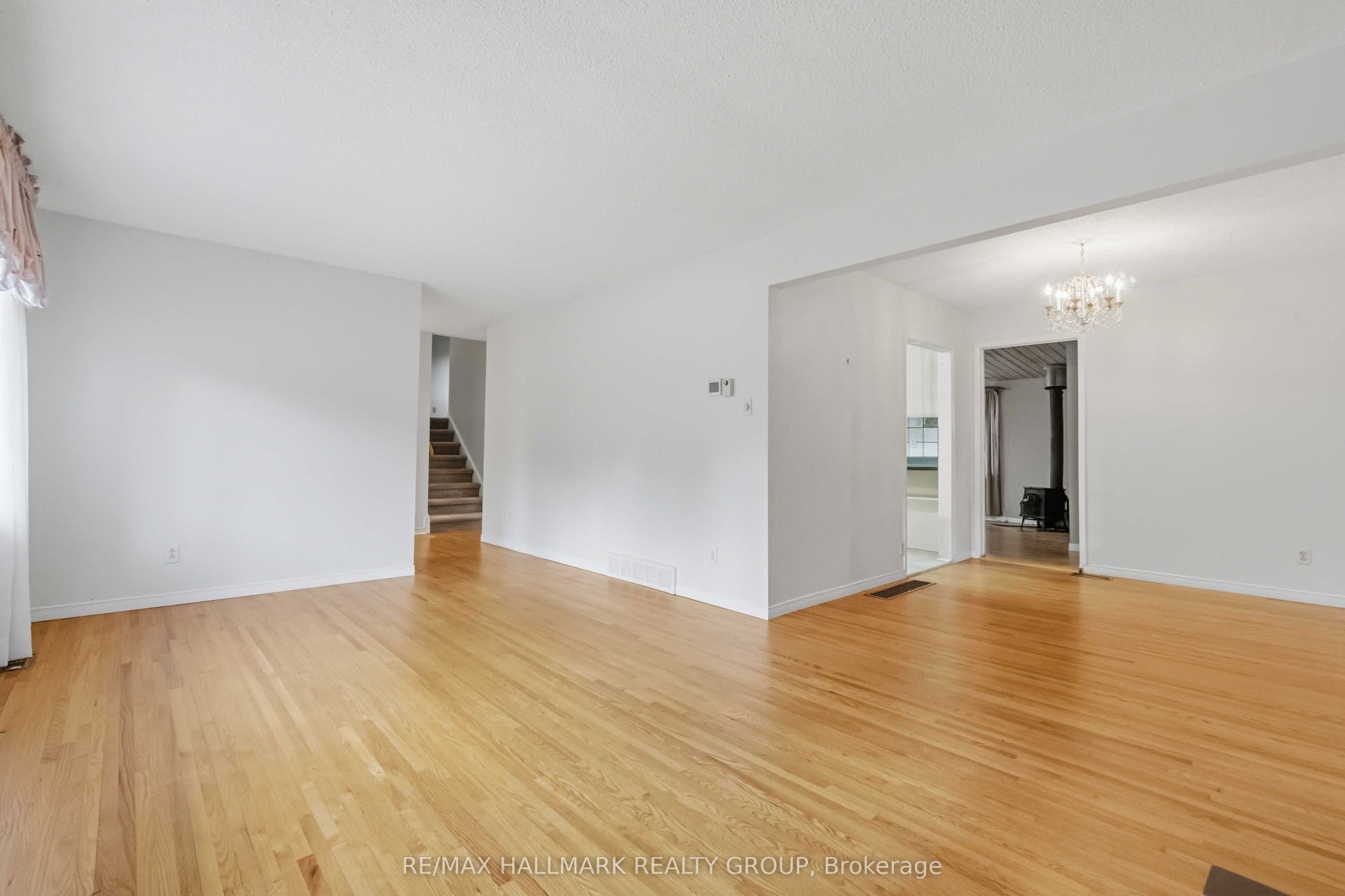 3 Sandwell Crescent, Kanata, Ottawa ON K2K 1V2 3 Sandwell Crescent, Kanata, Ottawa ON K2K 1V2