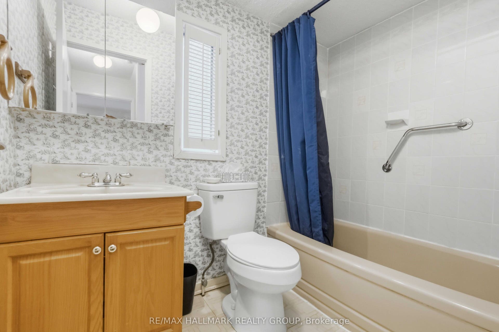 3 Sandwell Crescent, Kanata, Ottawa ON K2K 1V2 3 Sandwell Crescent, Kanata, Ottawa ON K2K 1V2