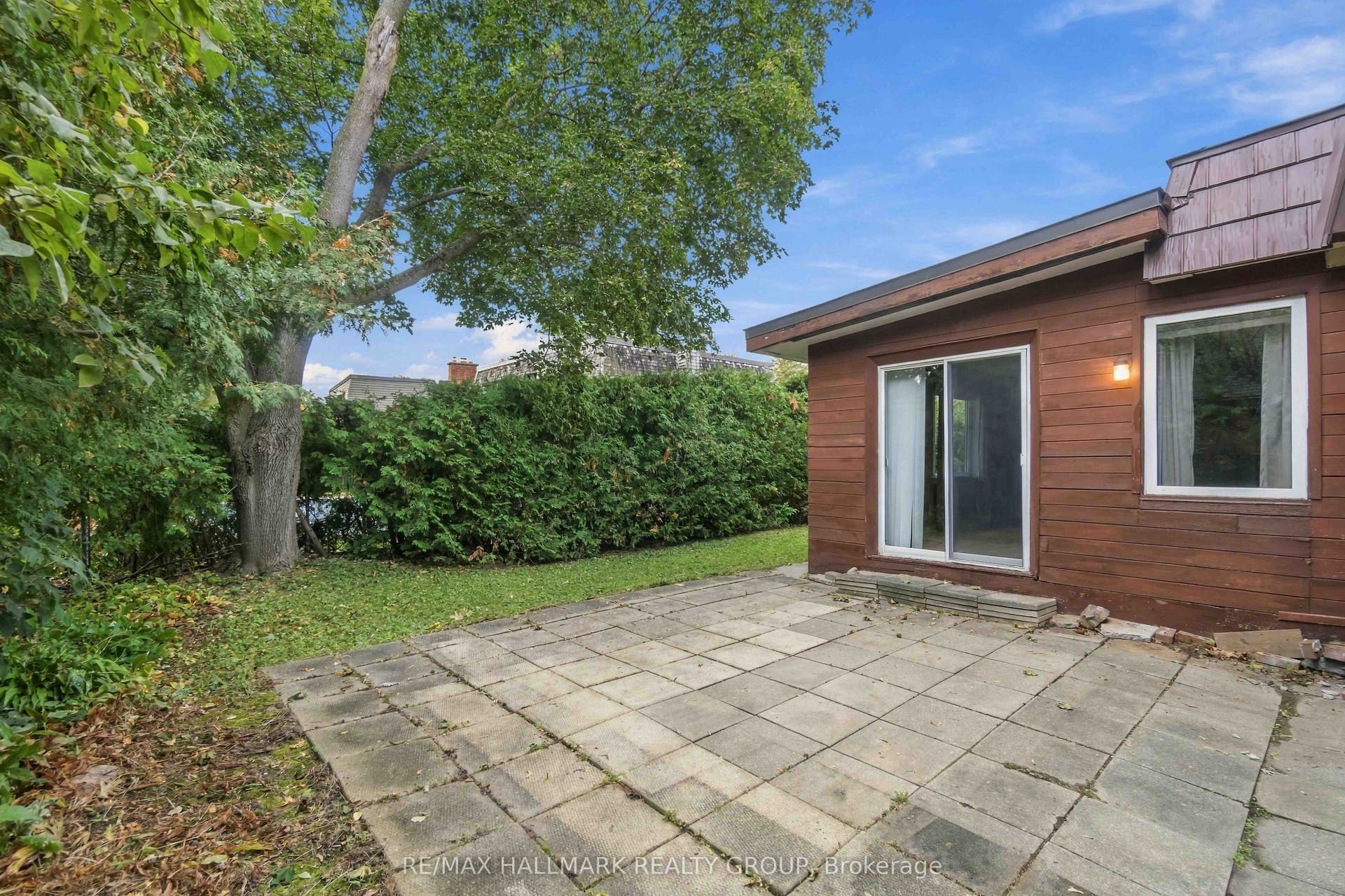 3 Sandwell Crescent, Kanata, Ottawa ON K2K 1V2 3 Sandwell Crescent, Kanata, Ottawa ON K2K 1V2