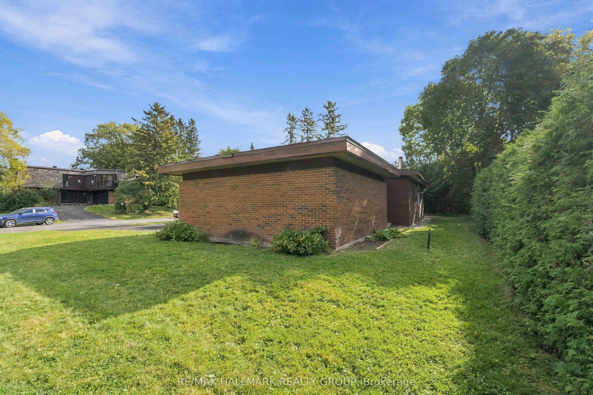 3 Sandwell Crescent, Kanata, Ottawa ON K2K 1V2 3 Sandwell Crescent, Kanata, Ottawa ON K2K 1V2