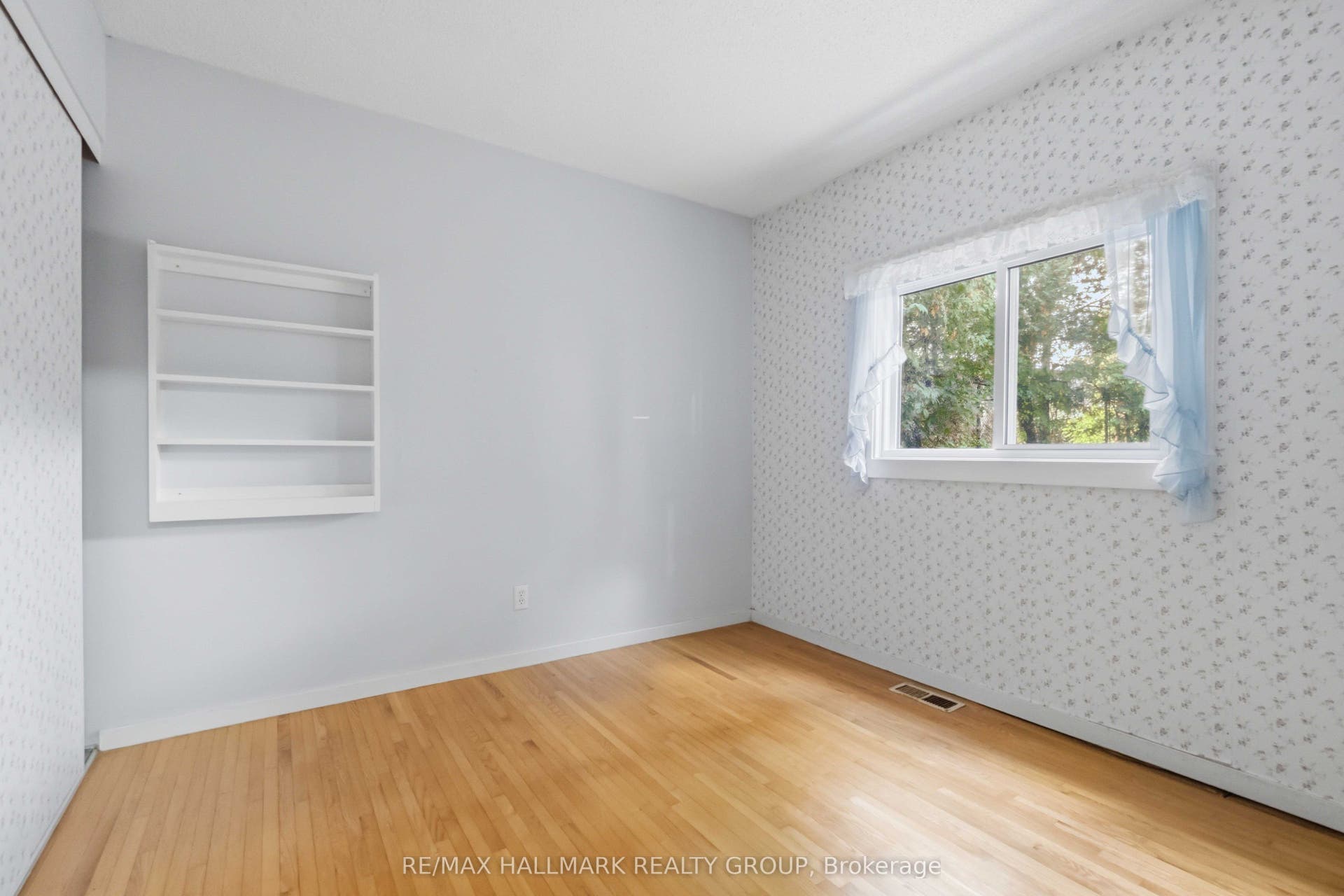 3 Sandwell Crescent, Kanata, Ottawa ON K2K 1V2 3 Sandwell Crescent, Kanata, Ottawa ON K2K 1V2