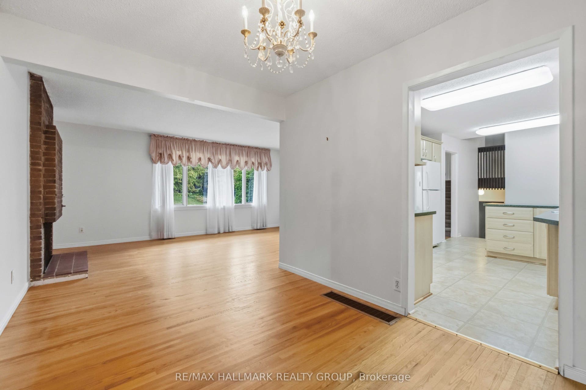3 Sandwell Crescent, Kanata, Ottawa ON K2K 1V2 3 Sandwell Crescent, Kanata, Ottawa ON K2K 1V2