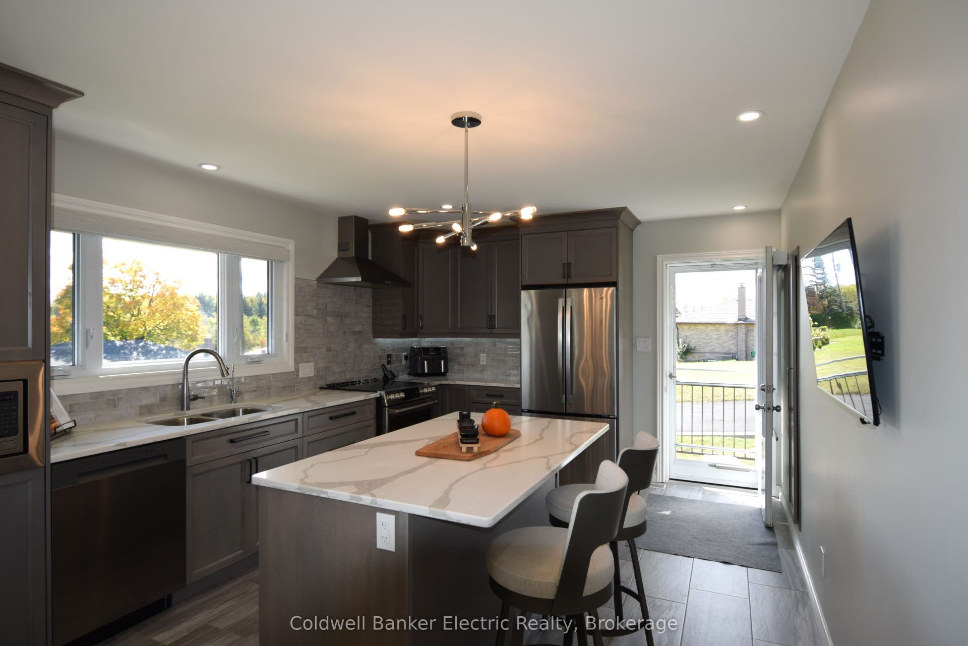 282 Gifford Drive, Douro-Dummer, Peterborough ON K9L 1A7