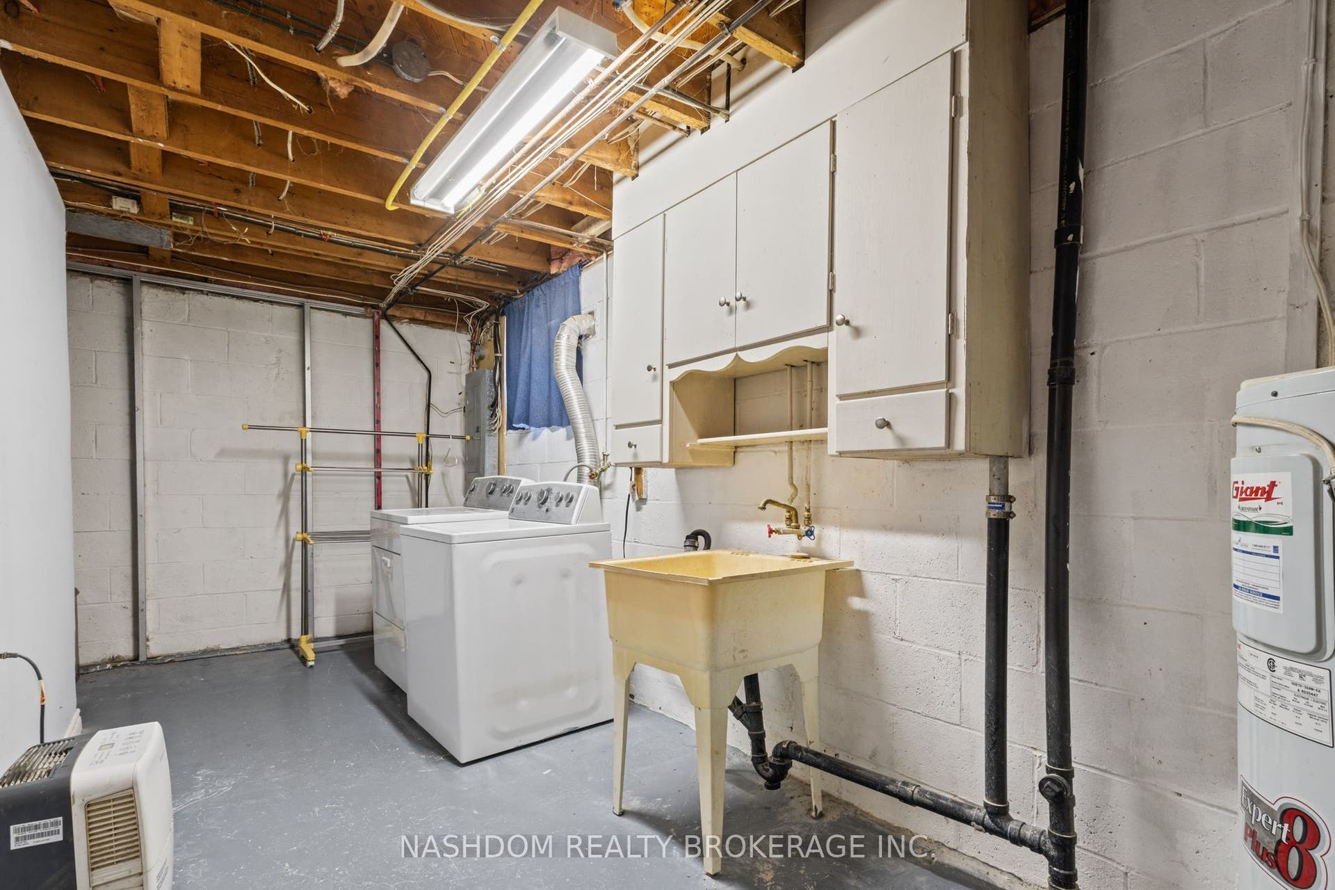 366 East 17th Street, Hamilton, Hamilton ON L9A 4N2