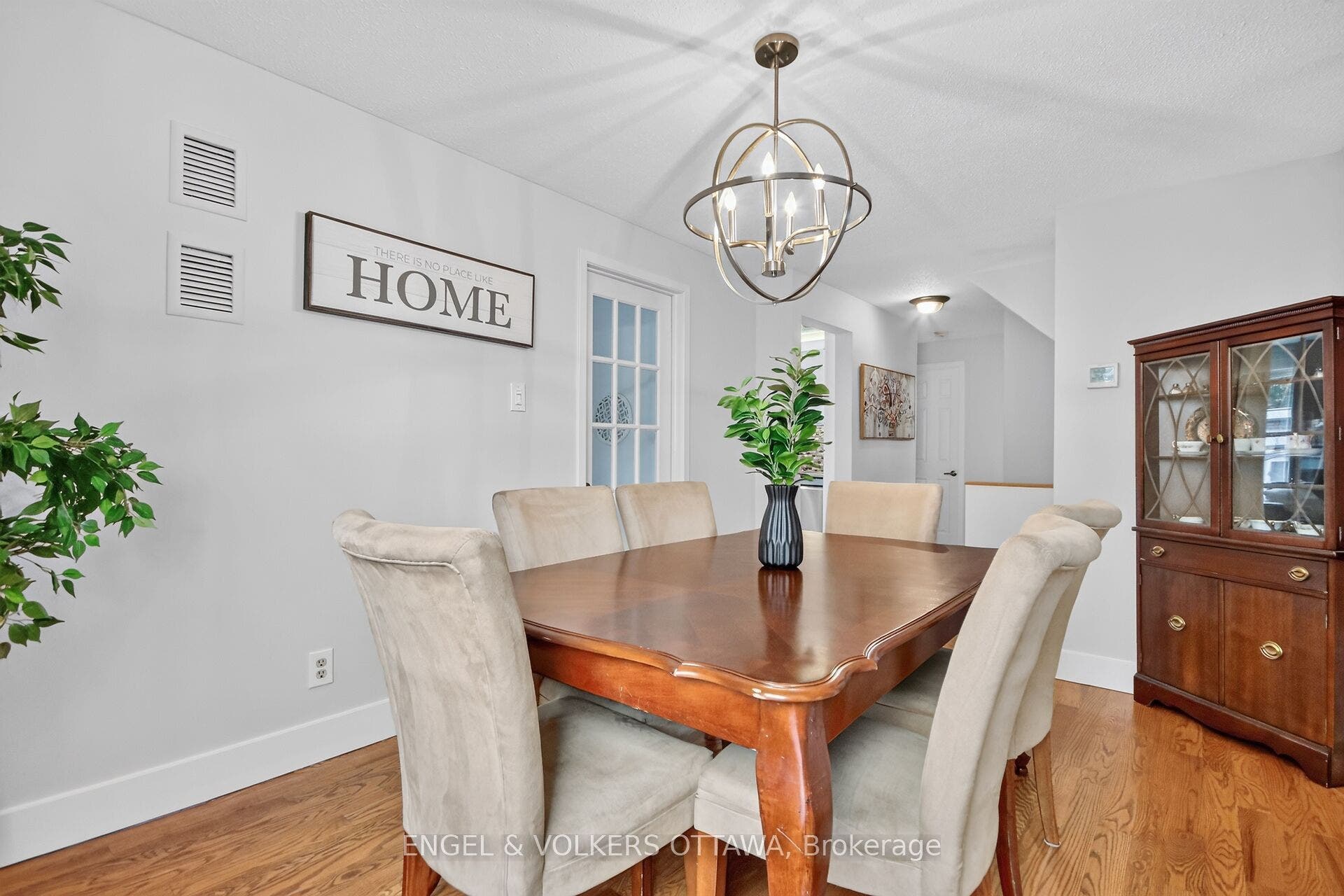 138 Sherway Drive, Barrhaven, Ottawa ON K2J 1P1 138 Sherway Drive, Barrhaven, Ottawa ON K2J 1P1