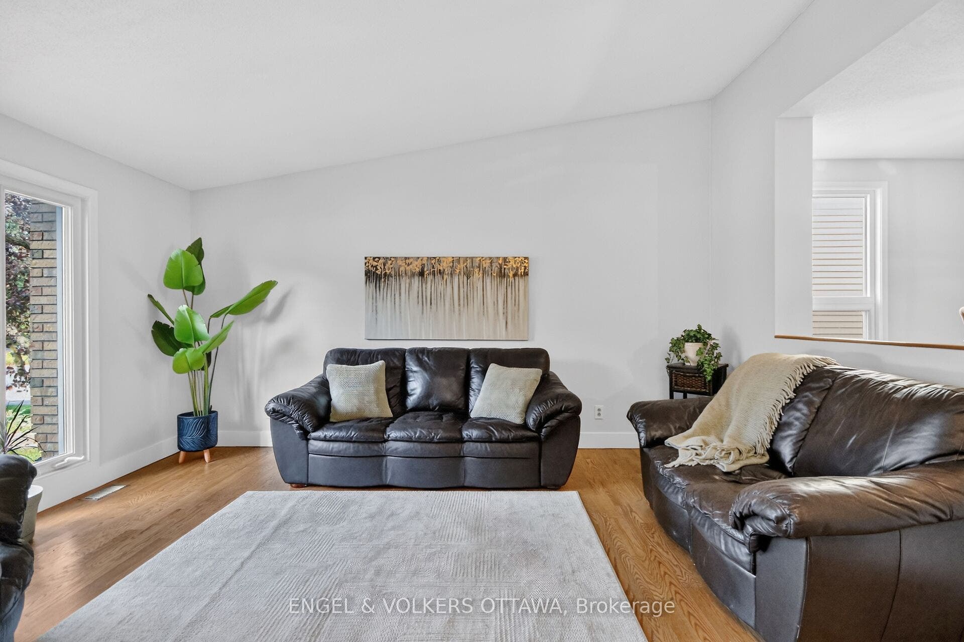 138 Sherway Drive, Barrhaven, Ottawa ON K2J 1P1 138 Sherway Drive, Barrhaven, Ottawa ON K2J 1P1