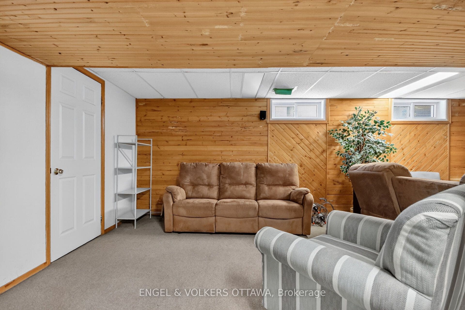 138 Sherway Drive, Barrhaven, Ottawa ON K2J 1P1 138 Sherway Drive, Barrhaven, Ottawa ON K2J 1P1