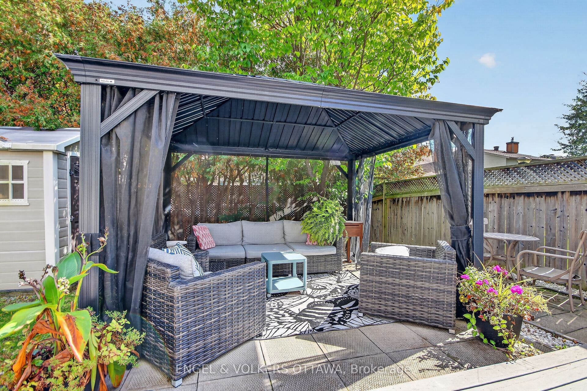 138 Sherway Drive, Barrhaven, Ottawa ON K2J 1P1 138 Sherway Drive, Barrhaven, Ottawa ON K2J 1P1