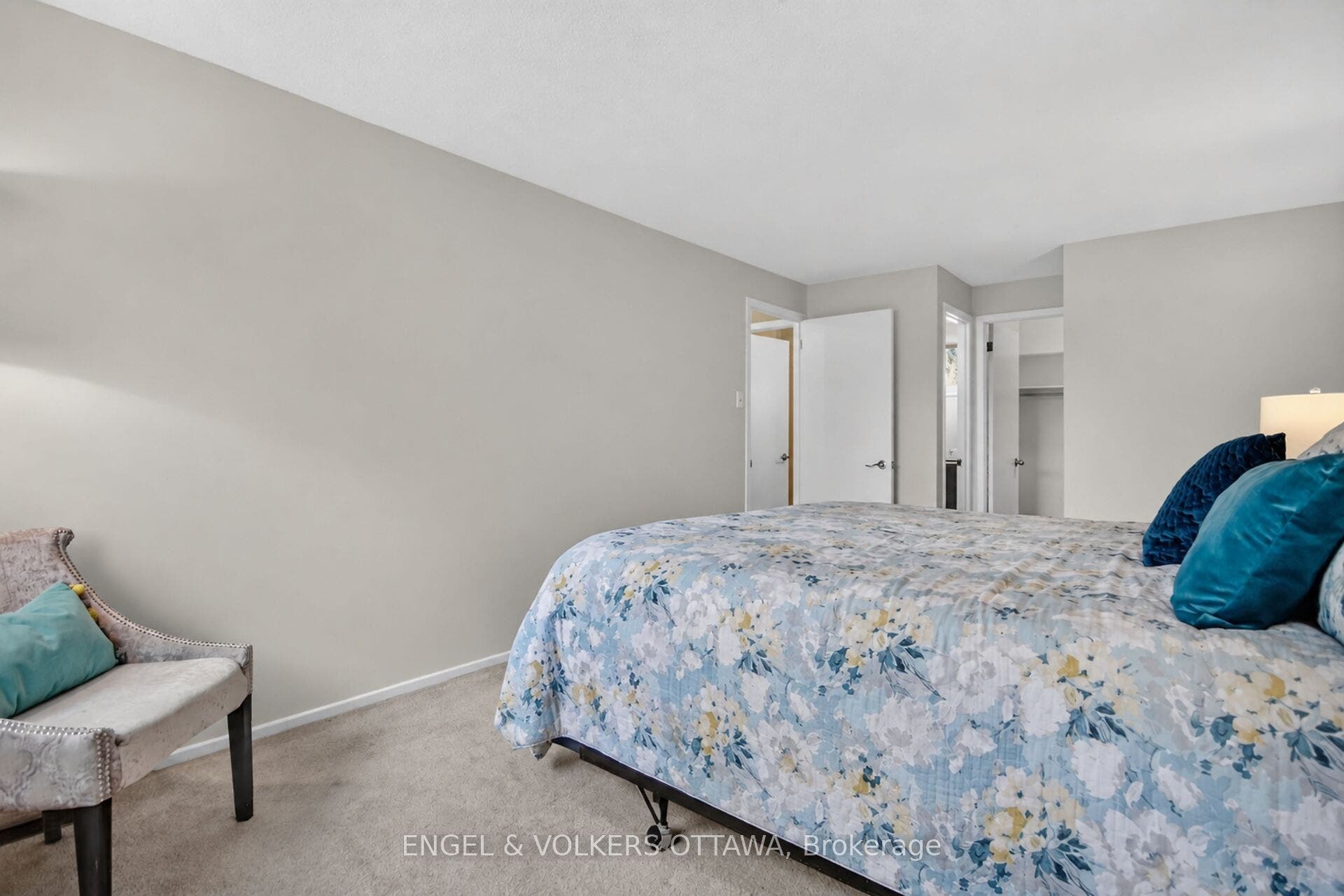 138 Sherway Drive, Barrhaven, Ottawa ON K2J 1P1 138 Sherway Drive, Barrhaven, Ottawa ON K2J 1P1