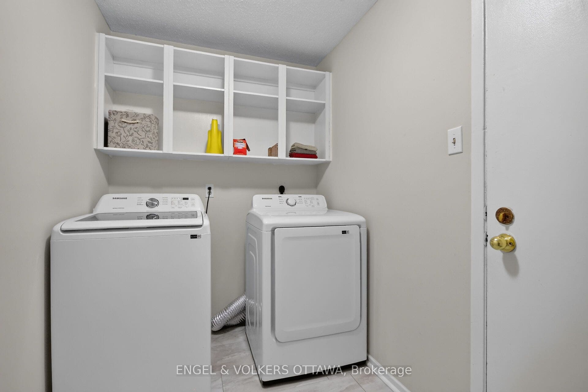 138 Sherway Drive, Barrhaven, Ottawa ON K2J 1P1 Main-Floor Laundry