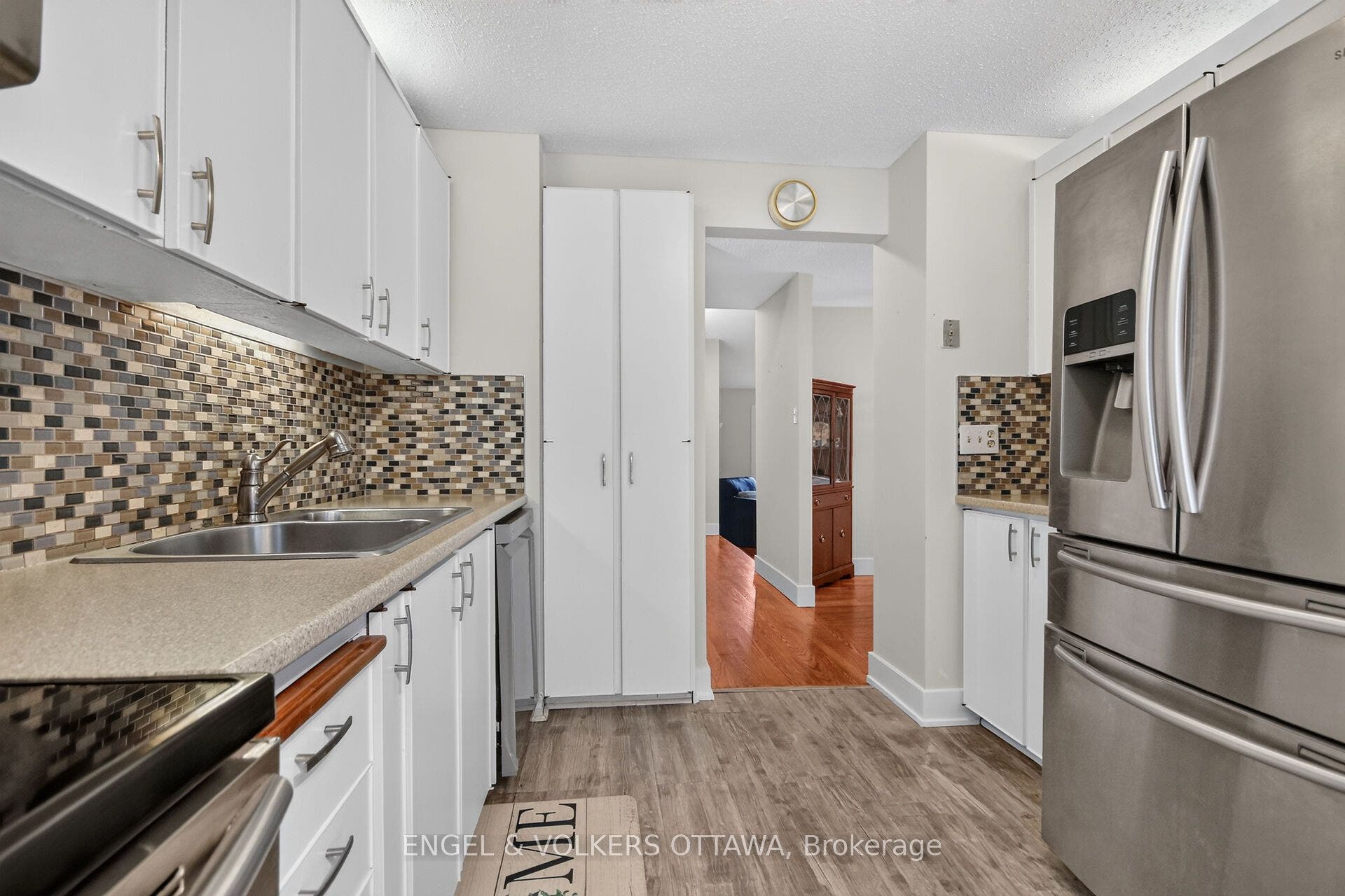 138 Sherway Drive, Barrhaven, Ottawa ON K2J 1P1 138 Sherway Drive, Barrhaven, Ottawa ON K2J 1P1