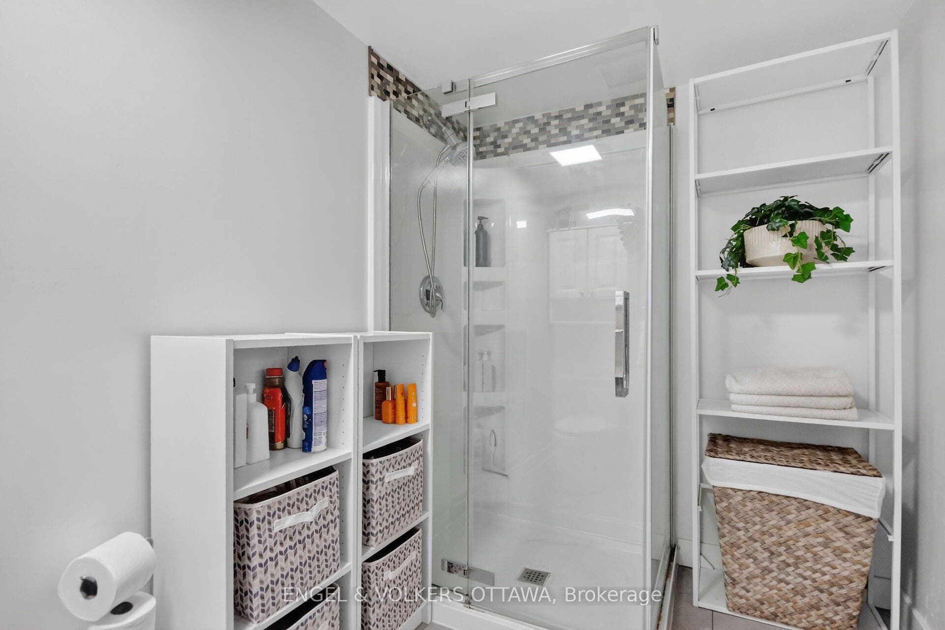 138 Sherway Drive, Barrhaven, Ottawa ON K2J 1P1 138 Sherway Drive, Barrhaven, Ottawa ON K2J 1P1