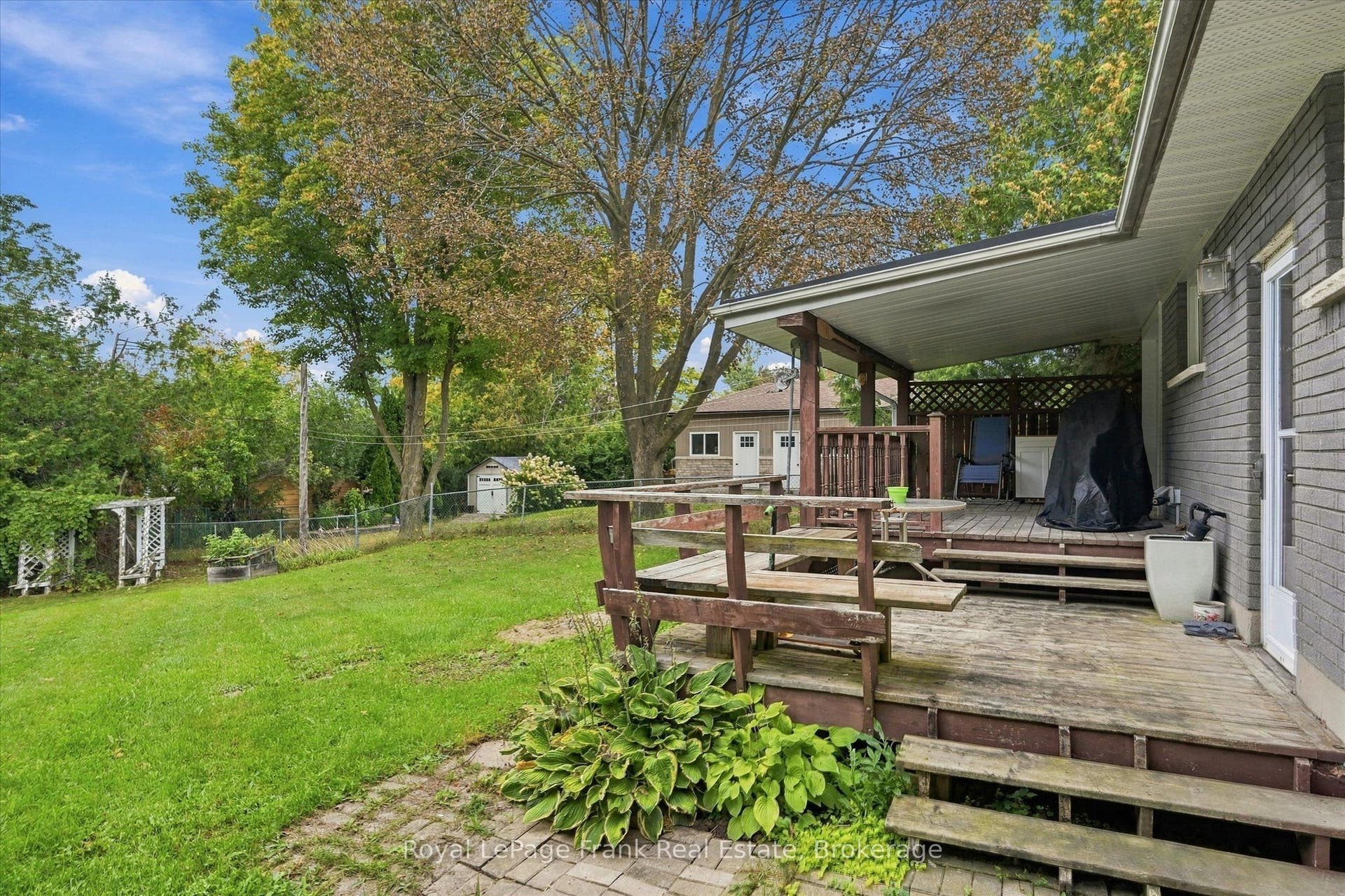 19 Daleview Avenue, Peterborough, Peterborough ON K9J 1L6