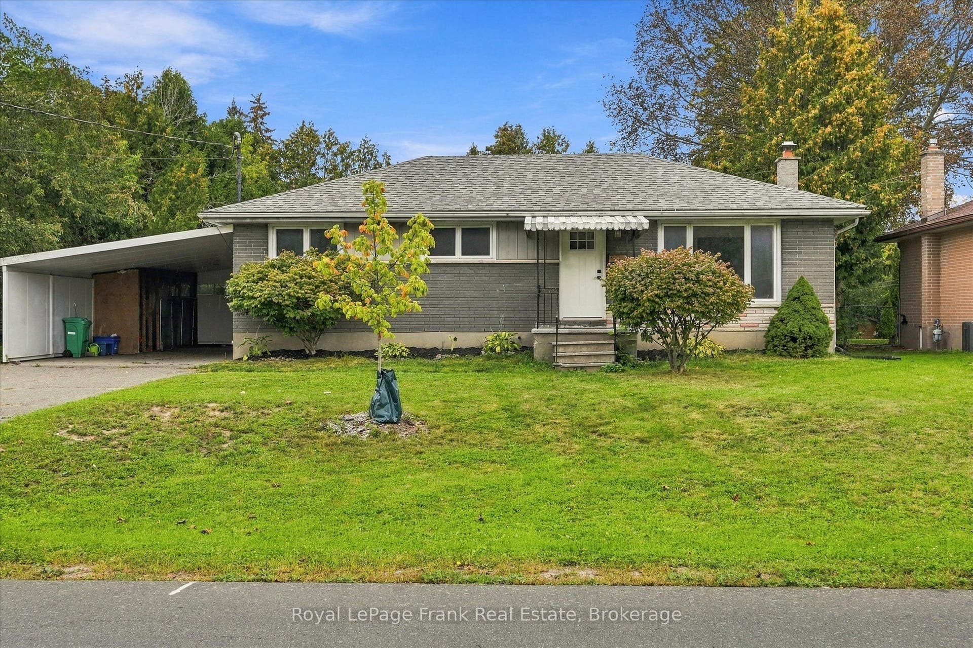 19 Daleview Avenue, Peterborough, Peterborough ON K9J 1L6