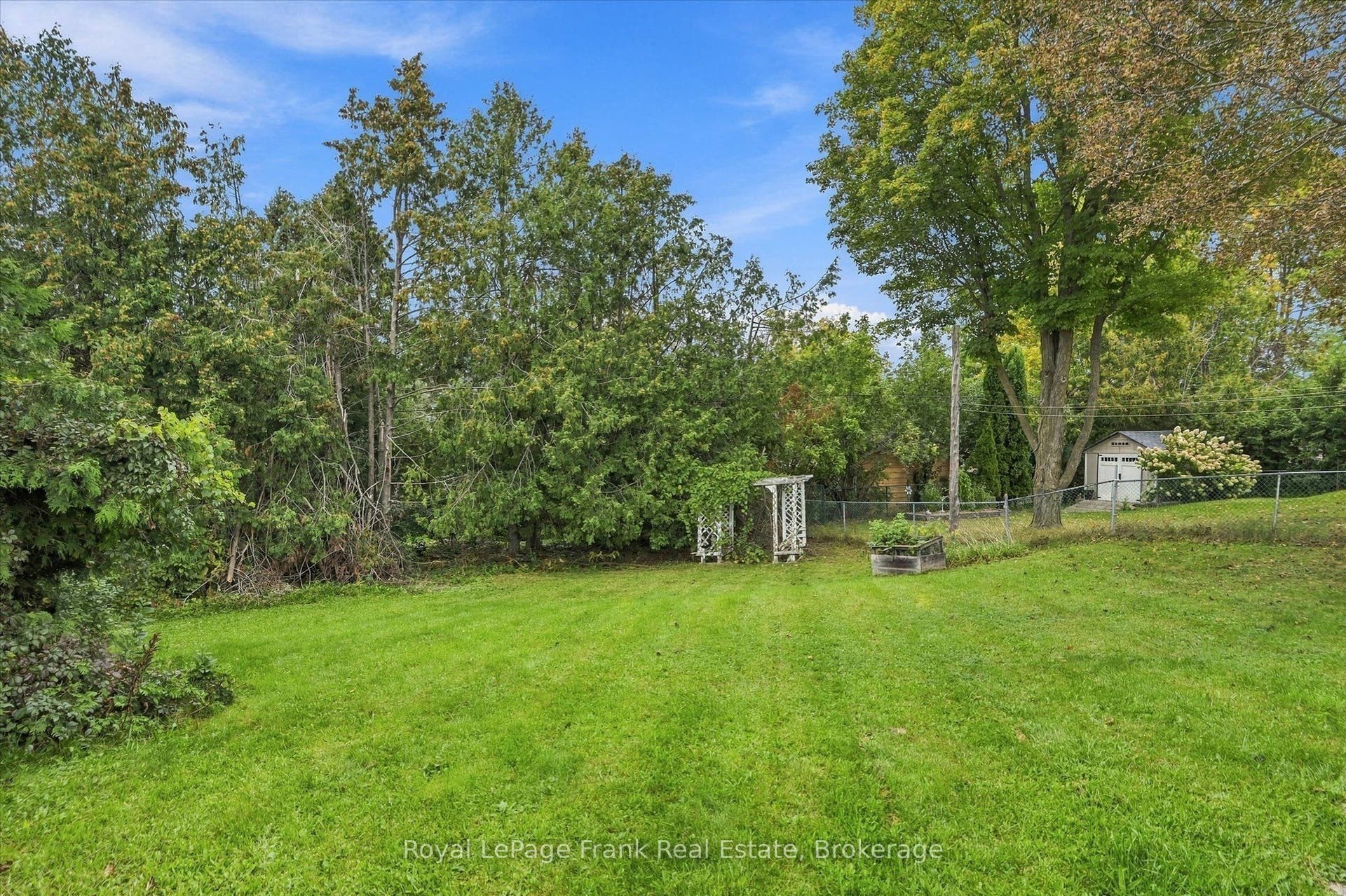 19 Daleview Avenue, Peterborough, Peterborough ON K9J 1L6
