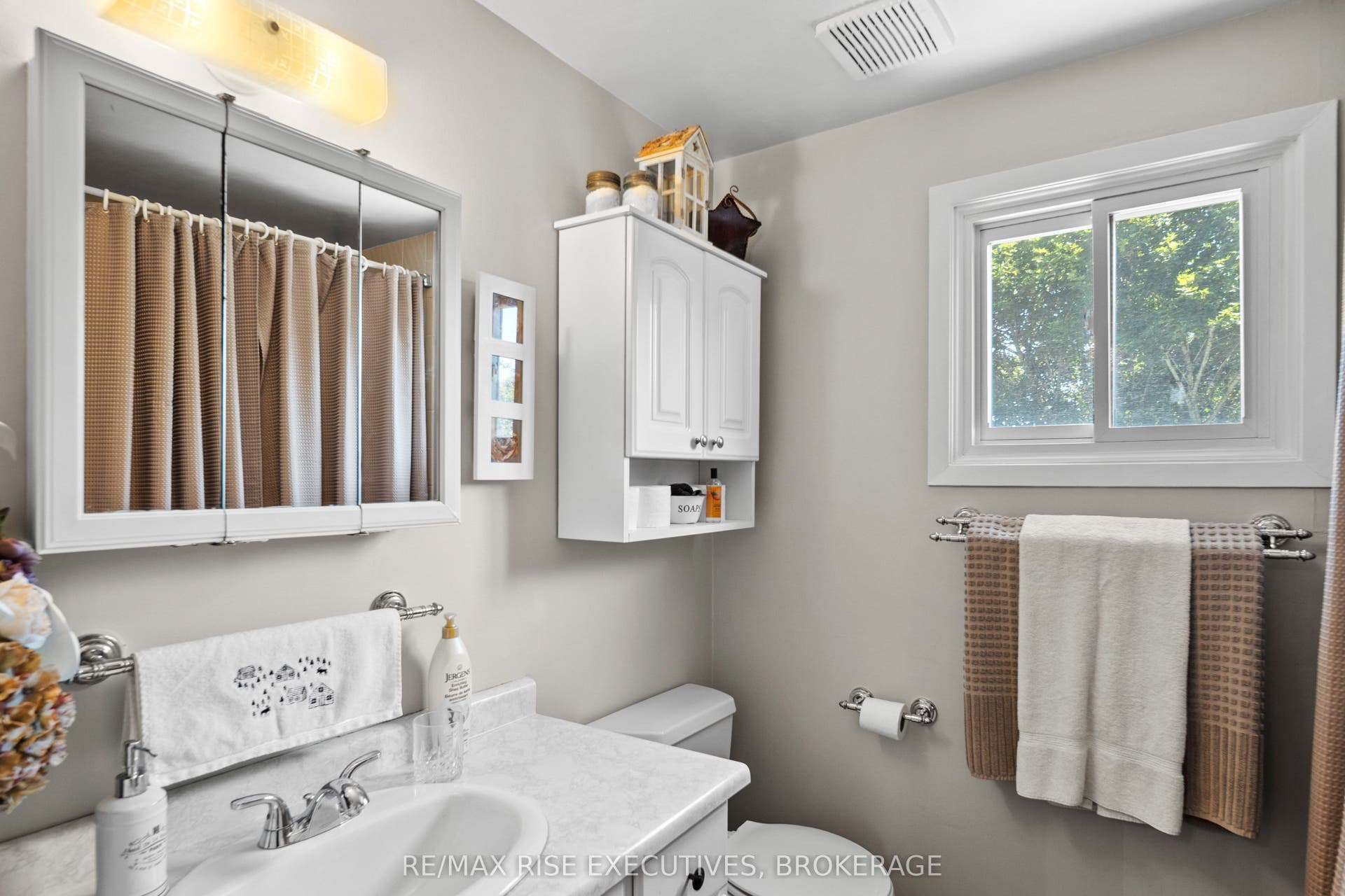 149 Grenadier Drive, Kingston, Frontenac ON K7K 6H1 149 Grenadier Drive, Kingston, Frontenac ON K7K 6H1