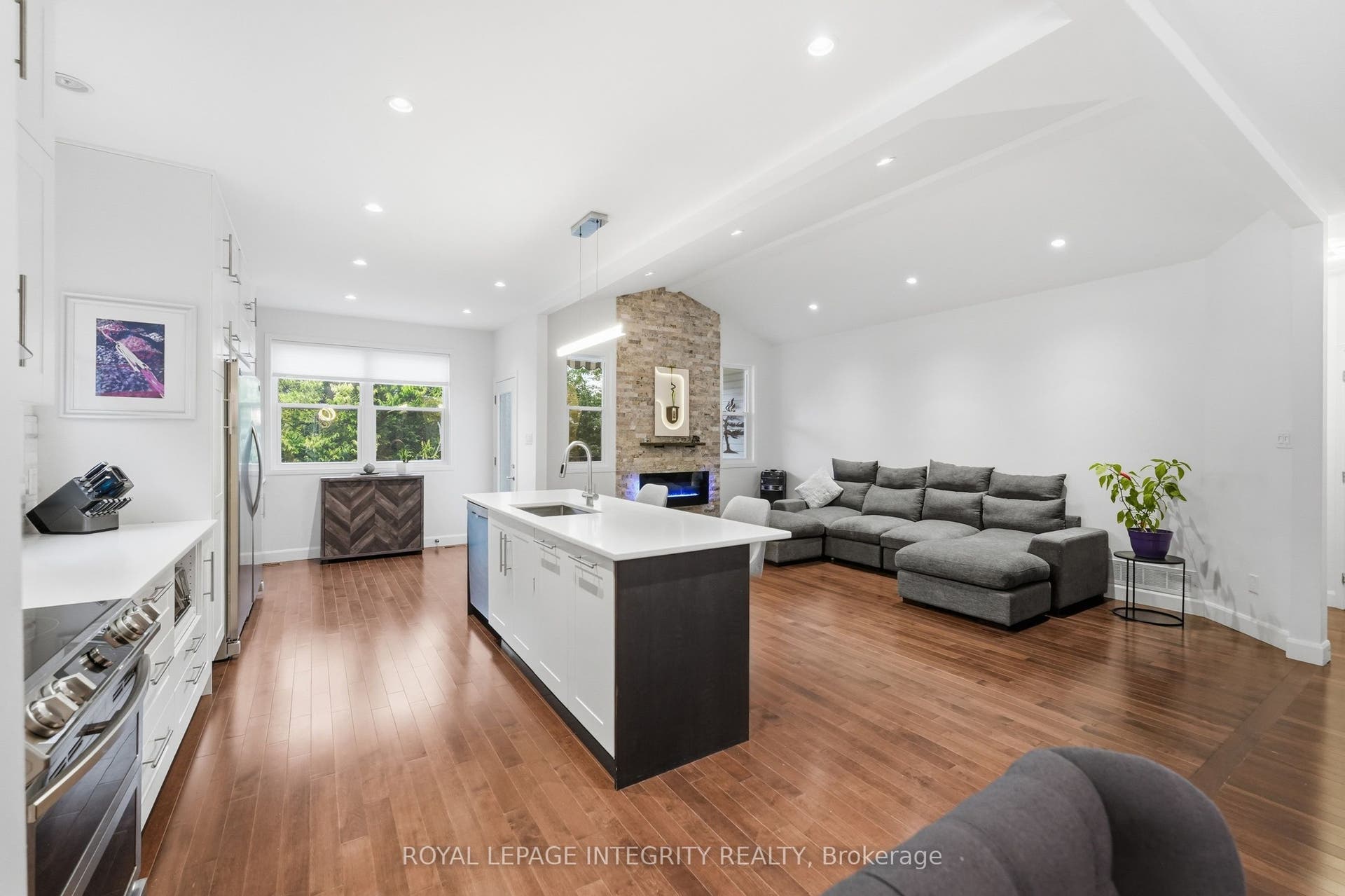 443 Landswood Way, Stittsville - Munster - Richmond, Ottawa ON K2S 0A4 443 Landswood Way, Stittsville - Munster - Richmond, Ottawa ON K2S 0A4