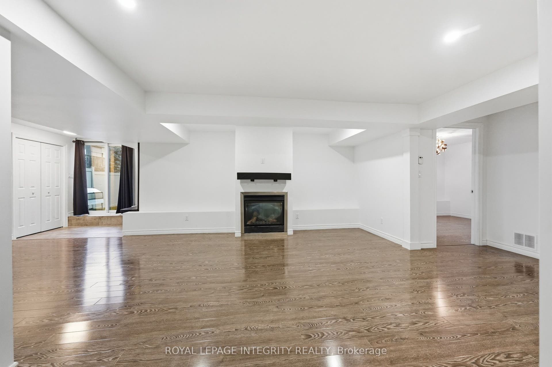 443 Landswood Way, Stittsville - Munster - Richmond, Ottawa ON K2S 0A4 443 Landswood Way, Stittsville - Munster - Richmond, Ottawa ON K2S 0A4