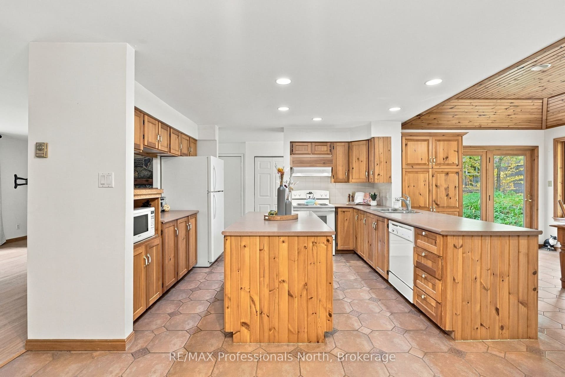 1164 Nicholls Road, Bracebridge, Muskoka ON P1L 0K7