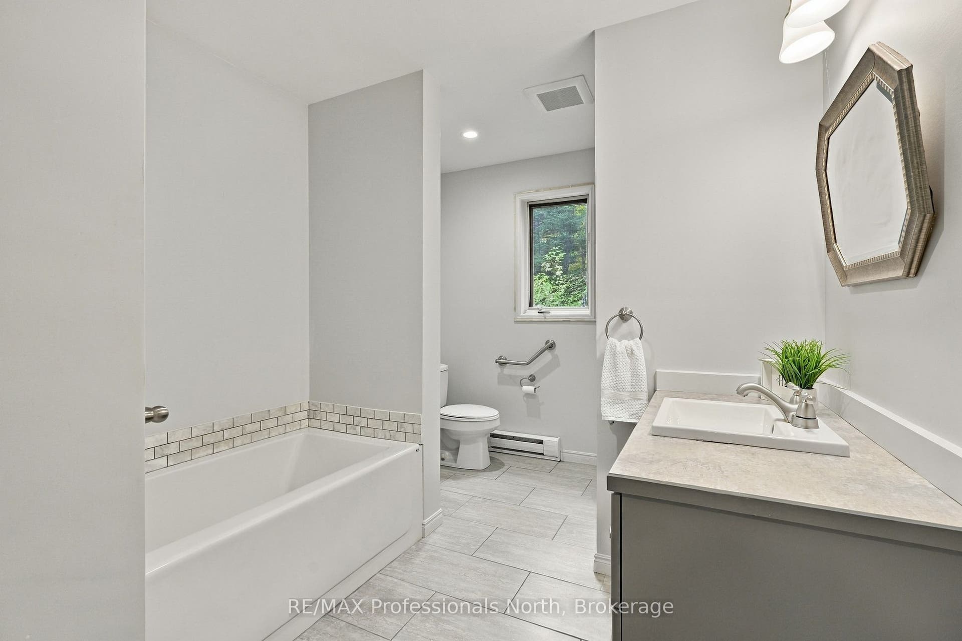 1164 Nicholls Road, Bracebridge, Muskoka ON P1L 0K7