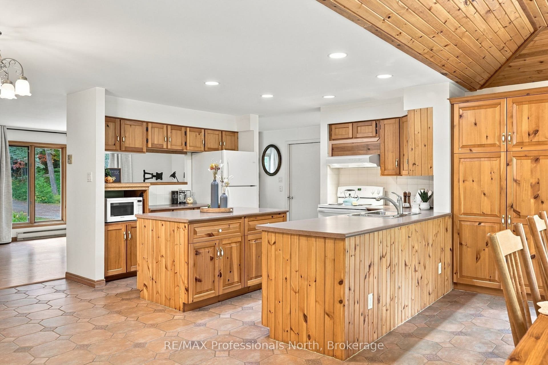 1164 Nicholls Road, Bracebridge, Muskoka ON P1L 0K7