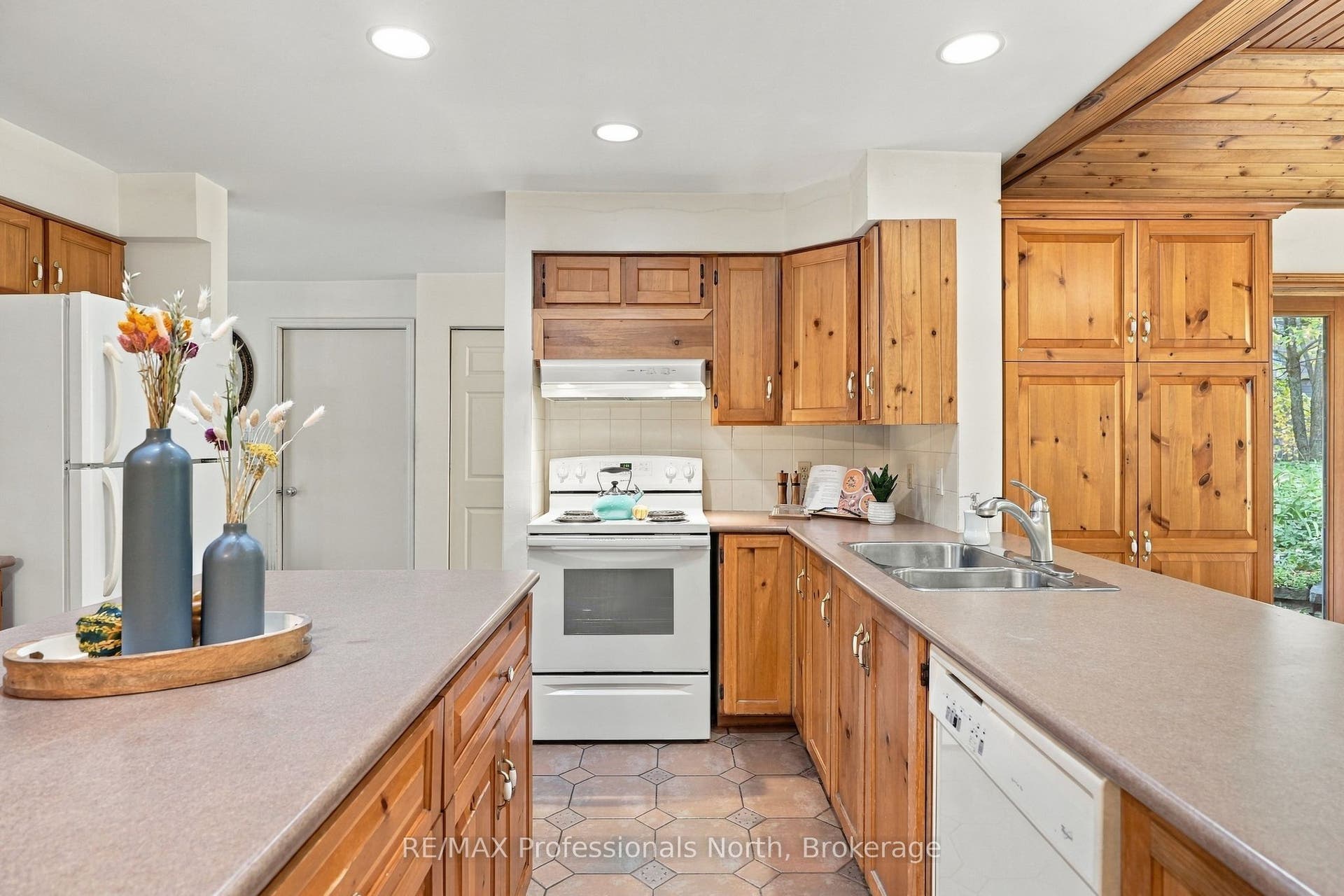1164 Nicholls Road, Bracebridge, Muskoka ON P1L 0K7