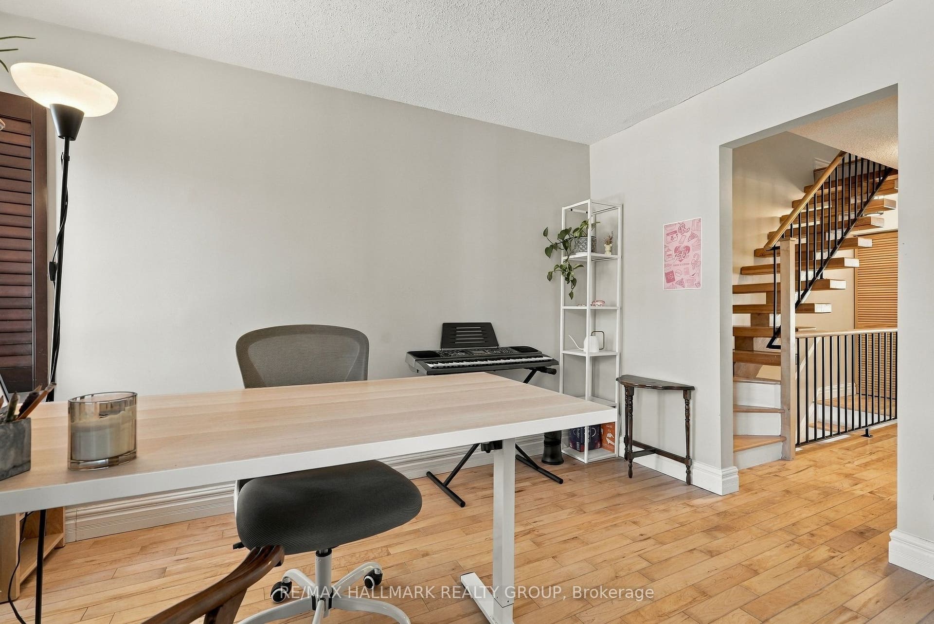 28 Crispin Private, Manor Park - Cardinal Glen And Area, Ottawa ON K1K 2T8 28 Crispin Private, Manor Park - Cardinal Glen And Area, Ottawa ON K1K 2T8
