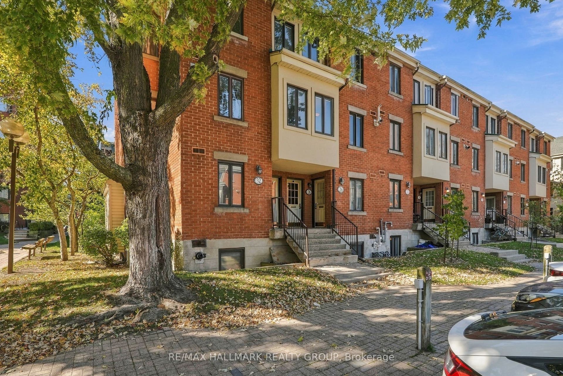 28 Crispin Private, Manor Park - Cardinal Glen And Area, Ottawa ON K1K 2T8 28 Crispin Private, Manor Park - Cardinal Glen And Area, Ottawa ON K1K 2T8