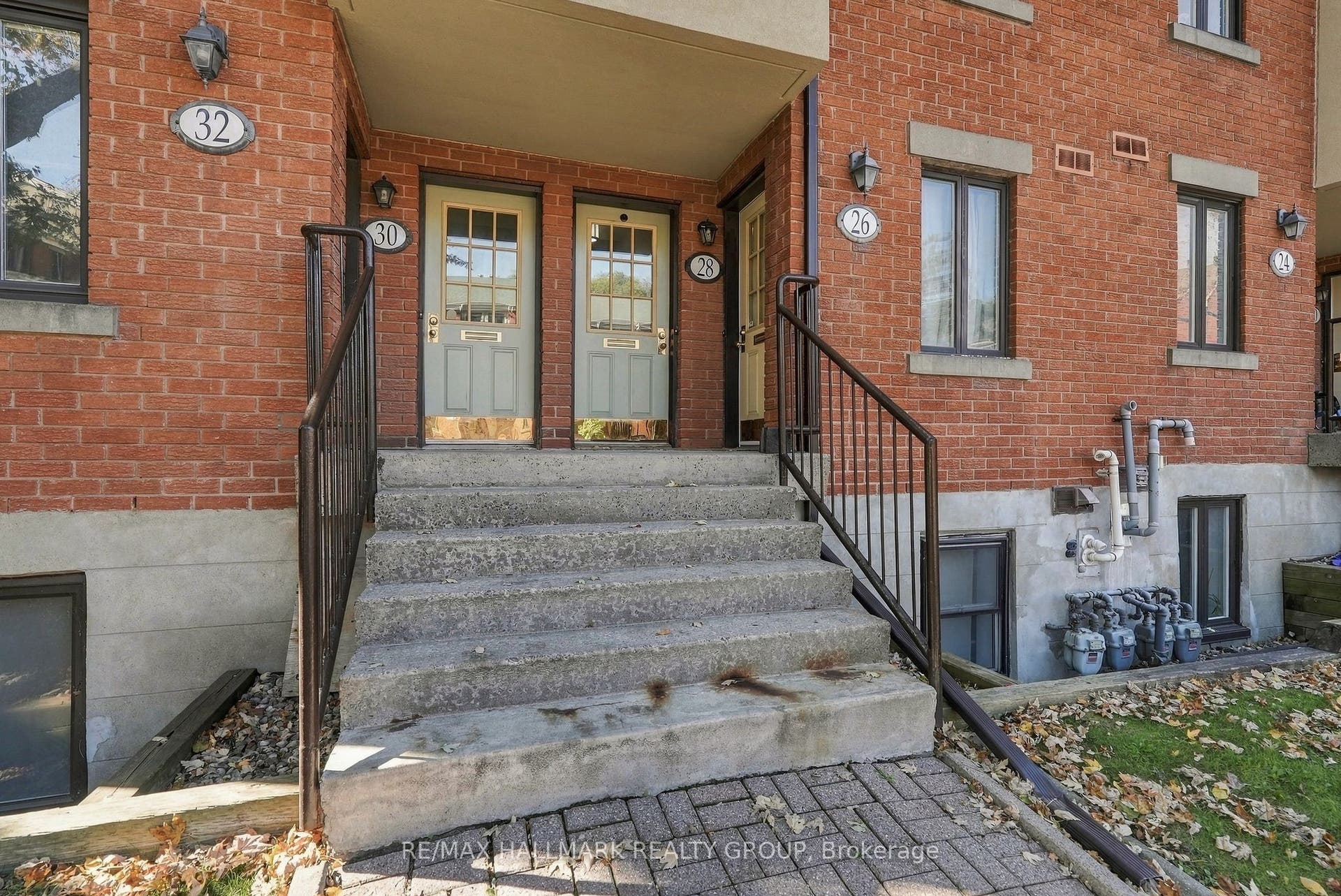 28 Crispin Private, Manor Park - Cardinal Glen And Area, Ottawa ON K1K 2T8 28 Crispin Private, Manor Park - Cardinal Glen And Area, Ottawa ON K1K 2T8