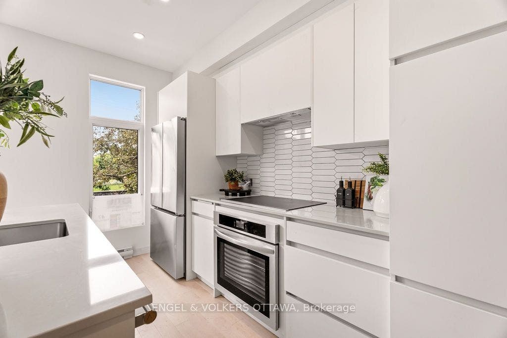 47 Fairmont Avenue, #A, West Centre Town, Ottawa ON K1Y 1X4 47 Fairmont Avenue, #A, West Centre Town, Ottawa ON K1Y 1X4