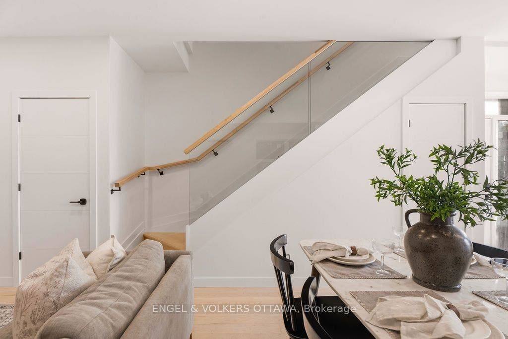 47 Fairmont Avenue, #A, West Centre Town, Ottawa ON K1Y 1X4 47 Fairmont Avenue, #A, West Centre Town, Ottawa ON K1Y 1X4