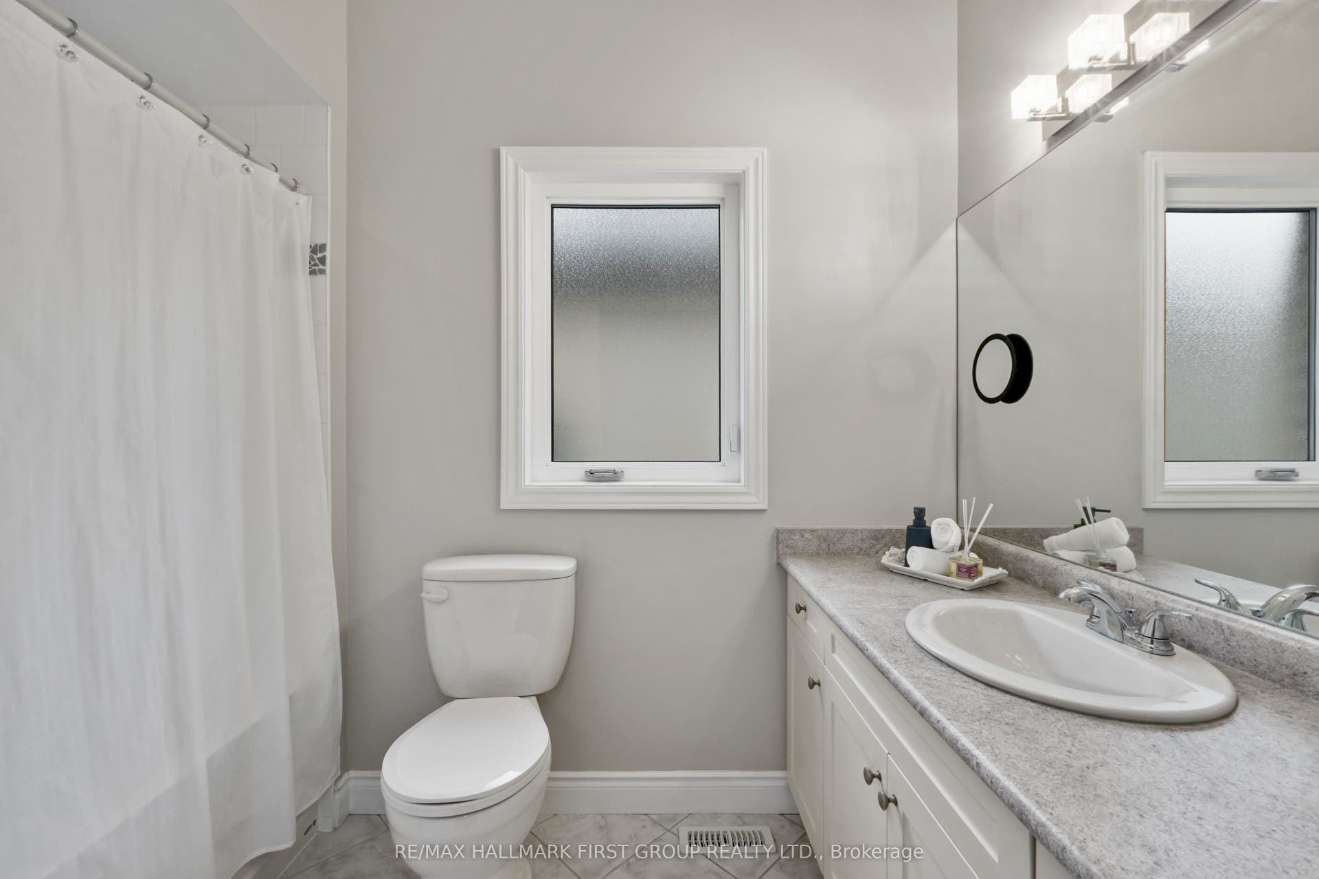 489 Foote Crescent, Cobourg, Northumberland ON K9A 0A4 489 Foote Crescent, Cobourg, Northumberland ON K9A 0A4
