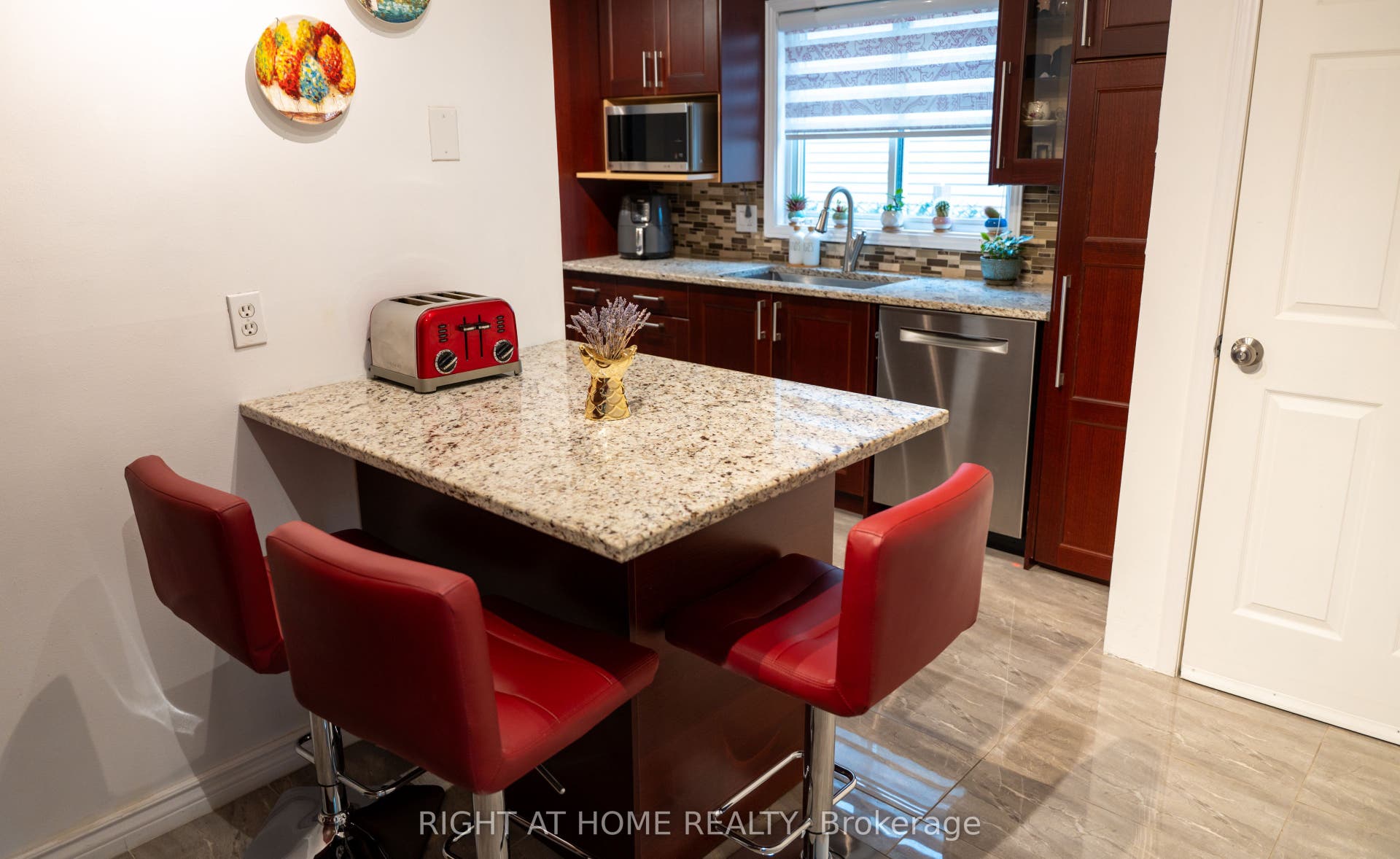 6080 Rivercrest Drive, Orleans - Convent Glen And Area, Ottawa ON K1C 5R2
