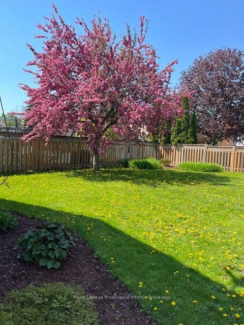 21 Forrester Court, Belleville, Hastings ON K8P 5C4