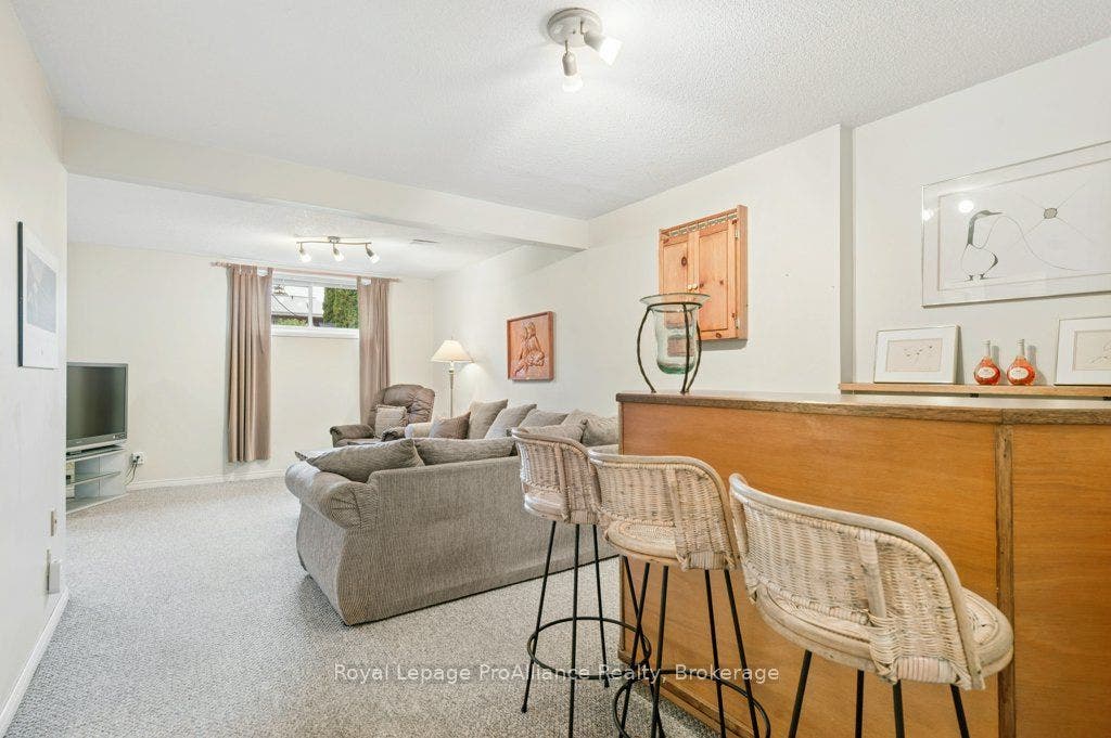 21 Forrester Court, Belleville, Hastings ON K8P 5C4