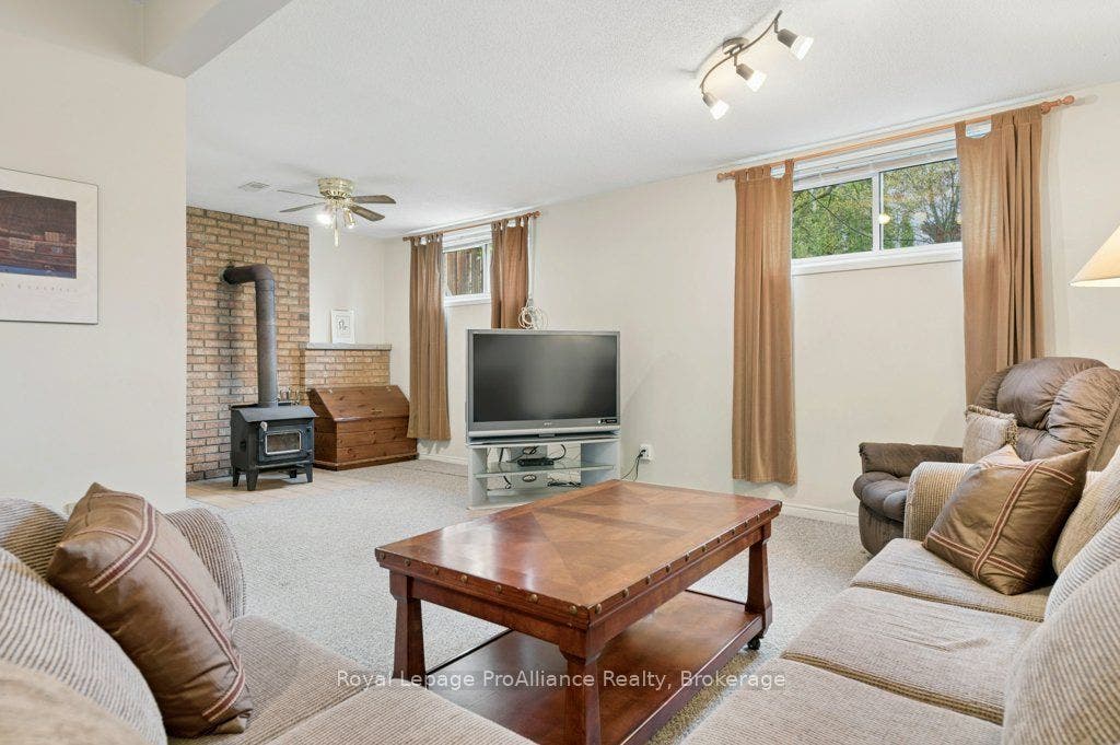 21 Forrester Court, Belleville, Hastings ON K8P 5C4