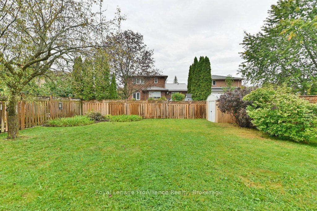 21 Forrester Court, Belleville, Hastings ON K8P 5C4