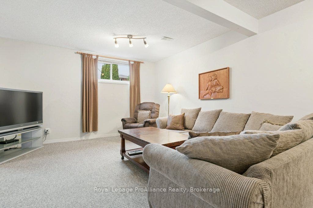 21 Forrester Court, Belleville, Hastings ON K8P 5C4