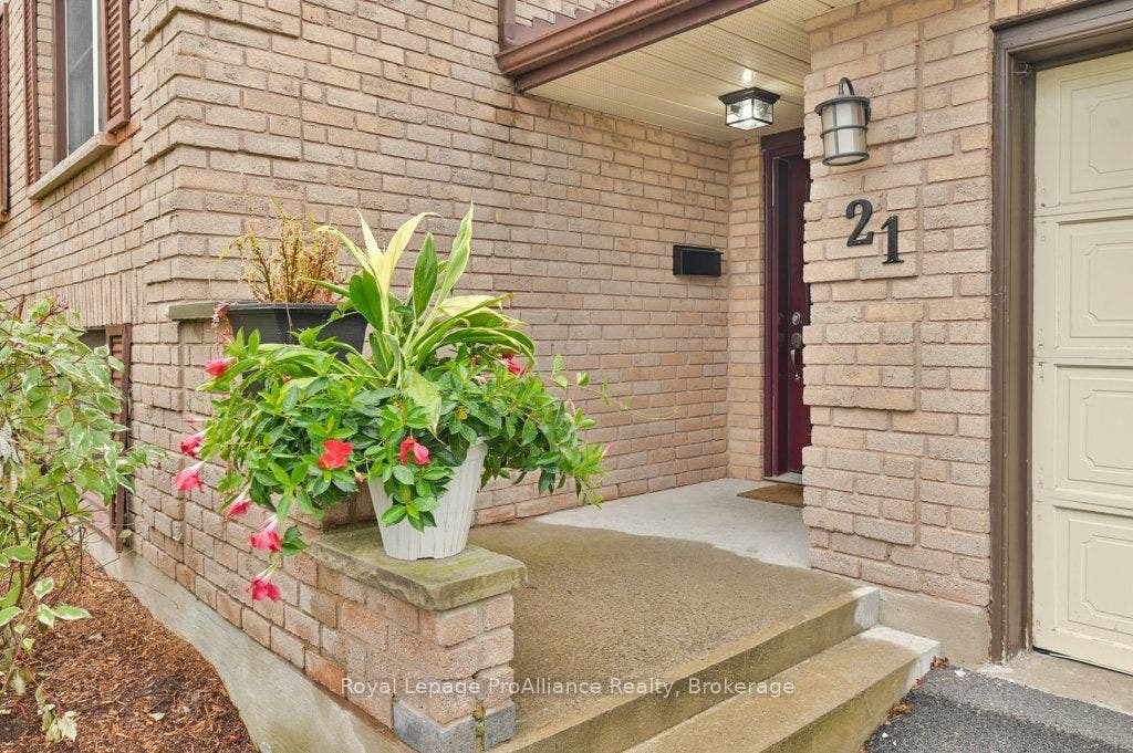 21 Forrester Court, Belleville, Hastings ON K8P 5C4
