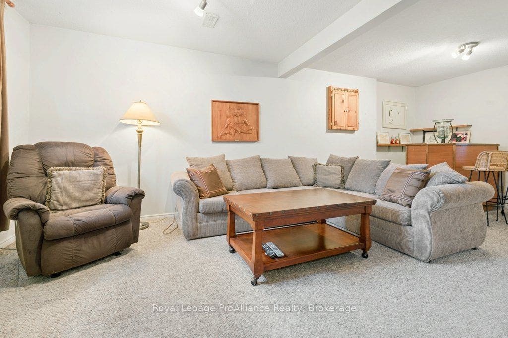 21 Forrester Court, Belleville, Hastings ON K8P 5C4