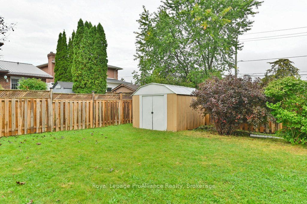 21 Forrester Court, Belleville, Hastings ON K8P 5C4