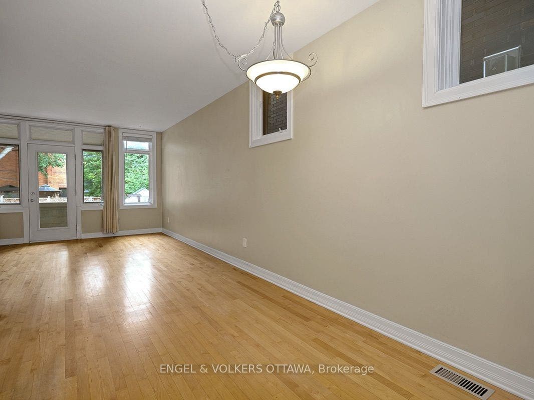 103 Third Avenue, #A, Glebe - Ottawa East And Area, Ottawa ON K1S 2J7
