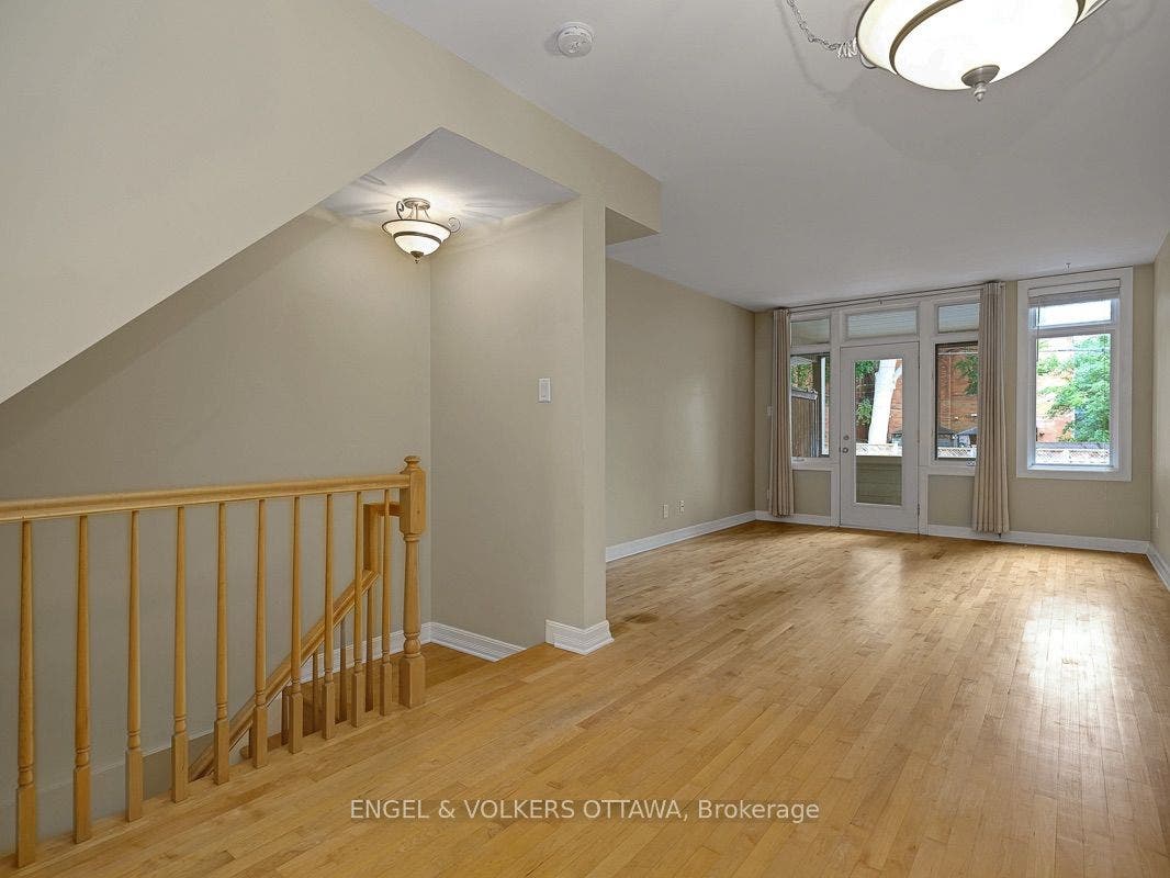 103 Third Avenue, #A, Glebe - Ottawa East And Area, Ottawa ON K1S 2J7