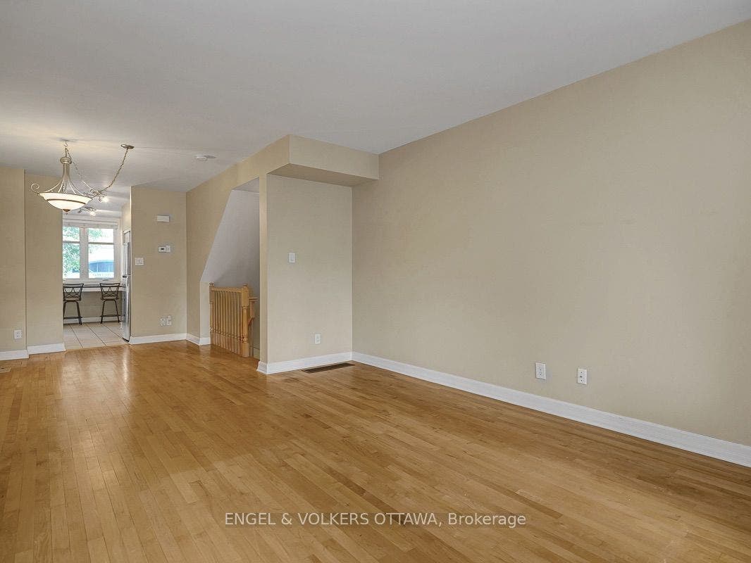 103 Third Avenue, #A, Glebe - Ottawa East And Area, Ottawa ON K1S 2J7