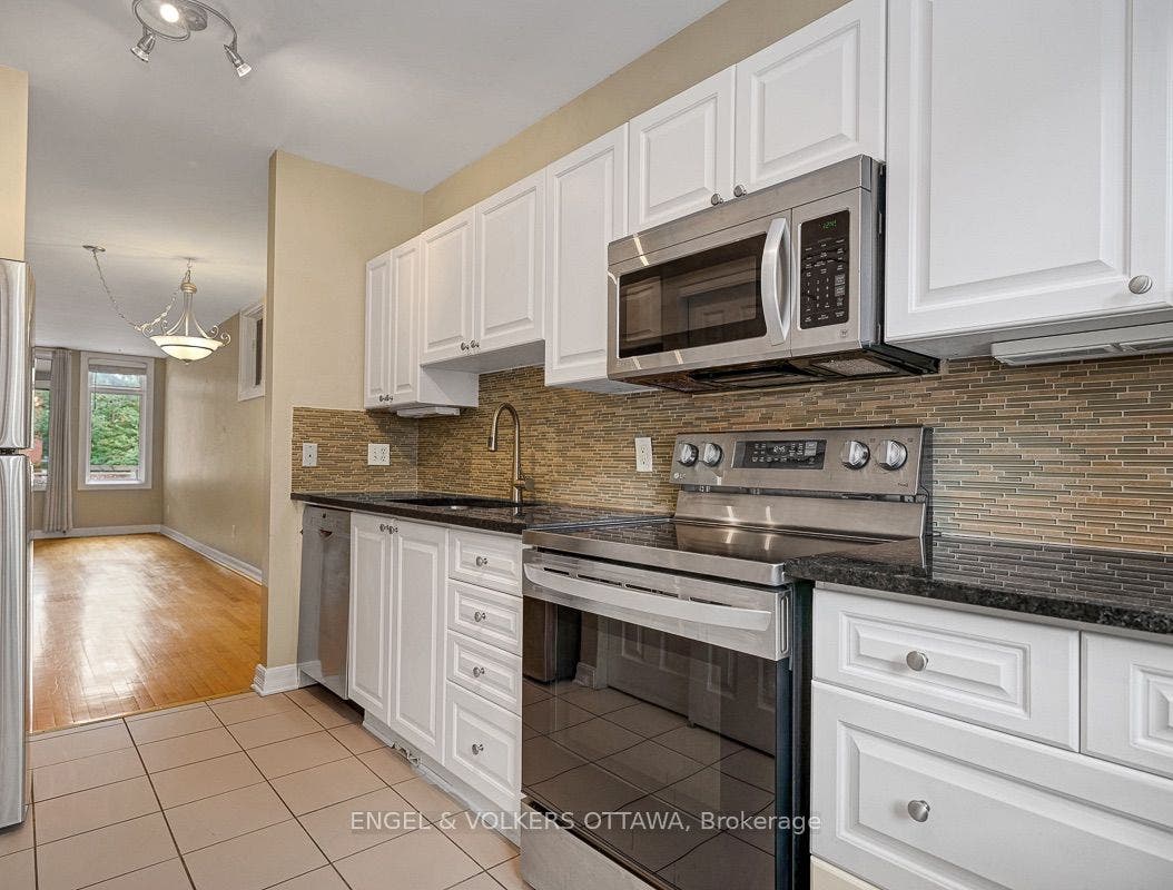 103 Third Avenue, #A, Glebe - Ottawa East And Area, Ottawa ON K1S 2J7