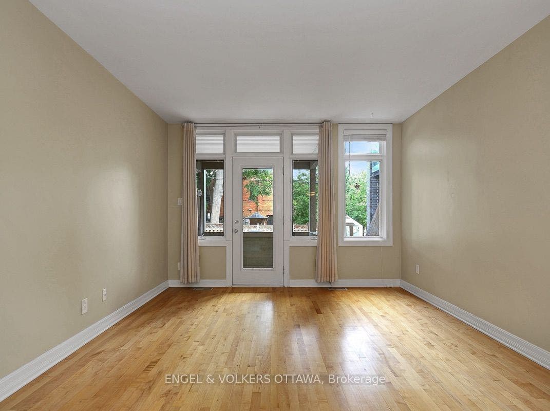 103 Third Avenue, #A, Glebe - Ottawa East And Area, Ottawa ON K1S 2J7