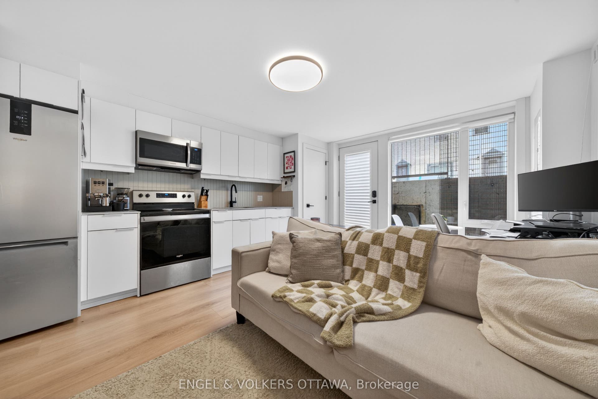 51 Fairmont Avenue, #C, West Centre Town, Ottawa ON K1Y 1X4 51 Fairmont Avenue, #C, West Centre Town, Ottawa ON K1Y 1X4